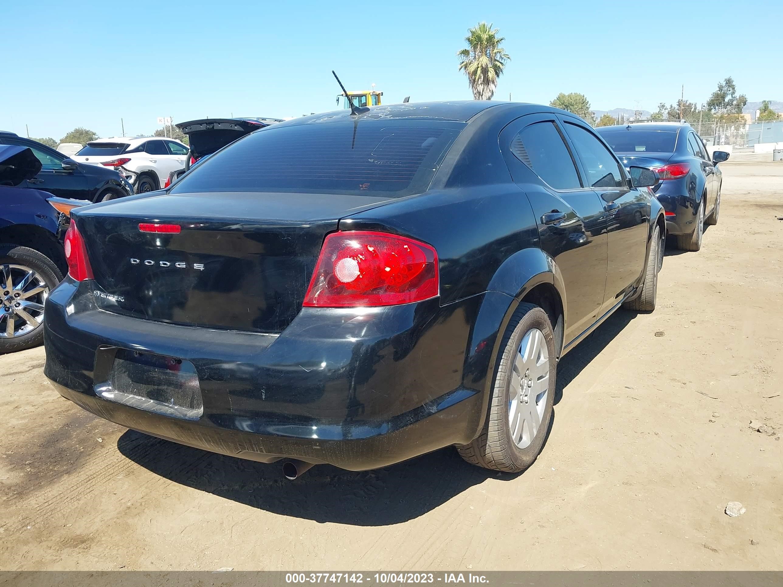 Photo 3 VIN: 1C3CDZAB4CN221022 - DODGE AVENGER 