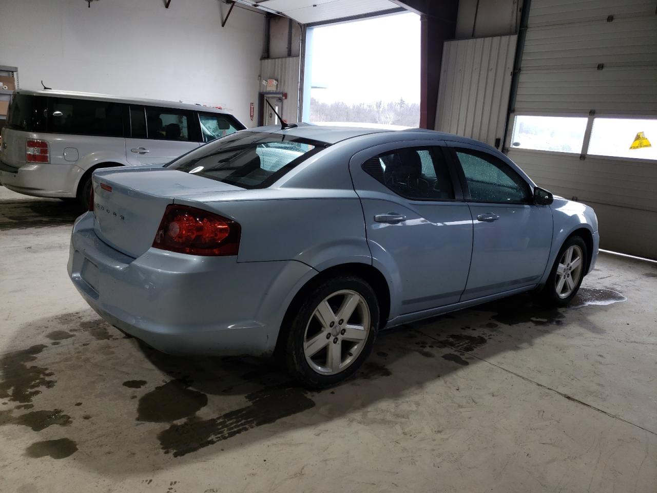 Photo 2 VIN: 1C3CDZAB7DN516892 - DODGE AVENGER 