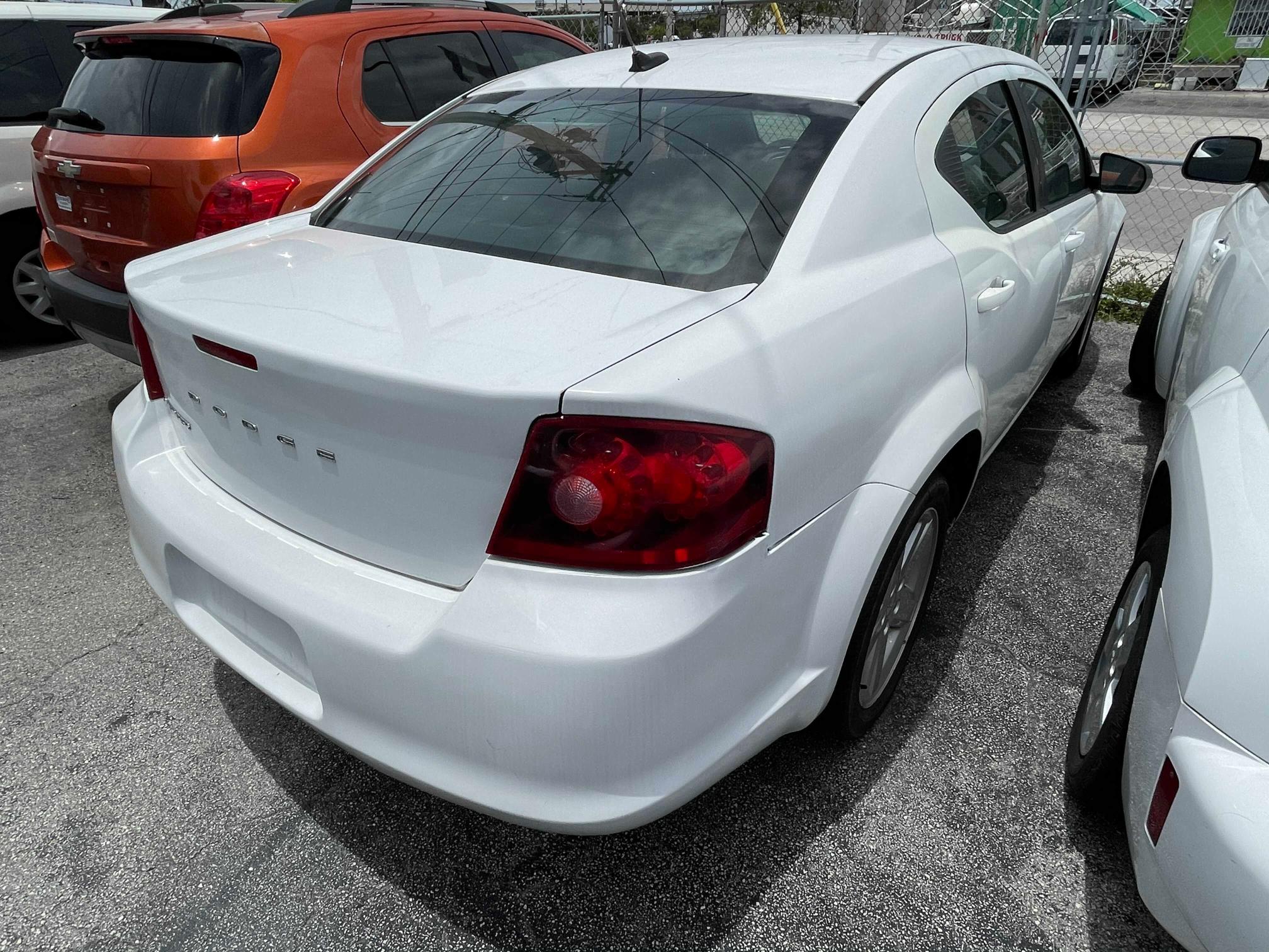 Photo 3 VIN: 1C3CDZAB8DN662279 - DODGE AVENGER SE 