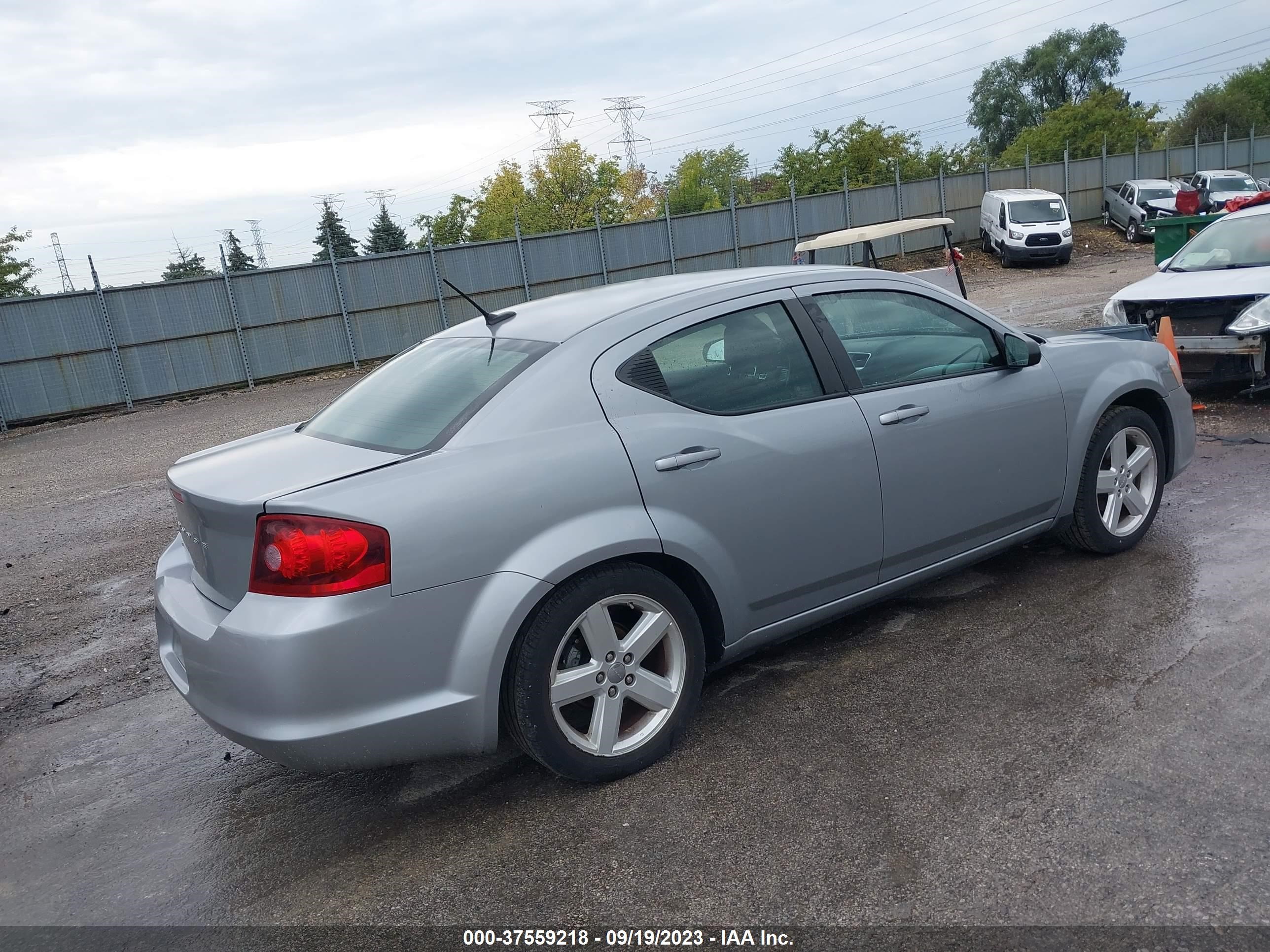 Photo 3 VIN: 1C3CDZAB9DN644096 - DODGE AVENGER 