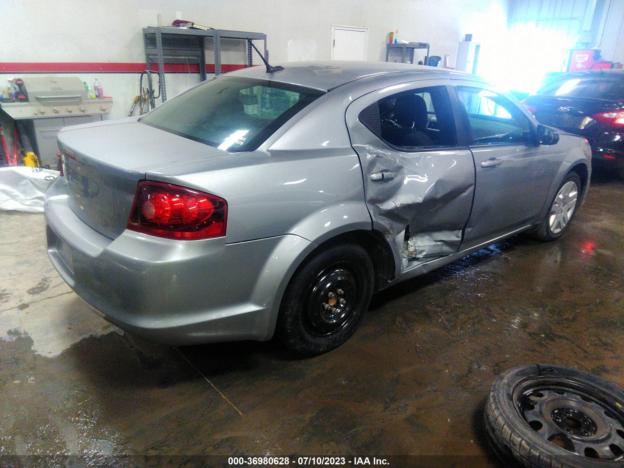 Photo 3 VIN: 1C3CDZAB9EN161323 - DODGE AVENGER 