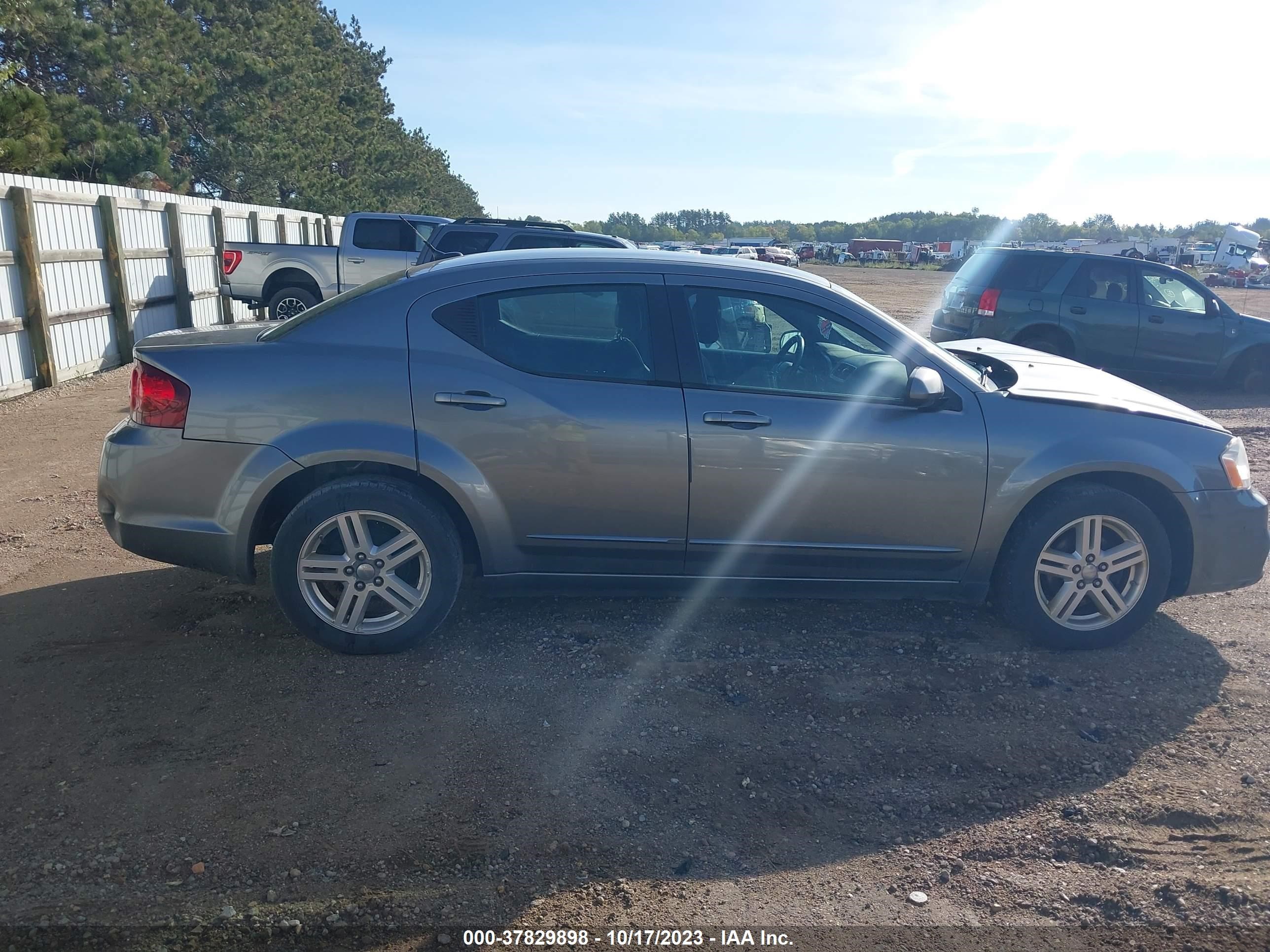 Photo 12 VIN: 1C3CDZCB2CN185165 - DODGE AVENGER 