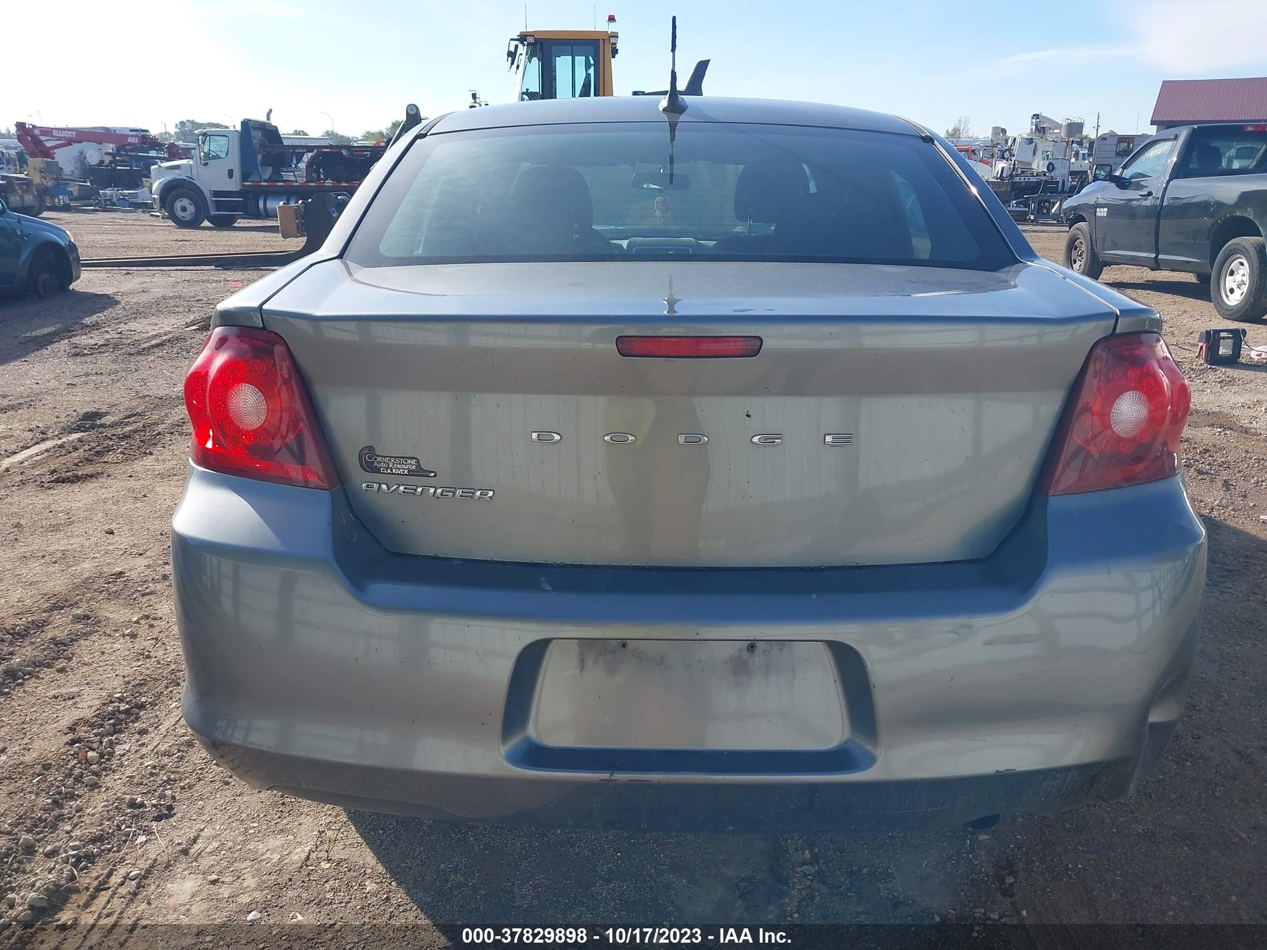 Photo 15 VIN: 1C3CDZCB2CN185165 - DODGE AVENGER 