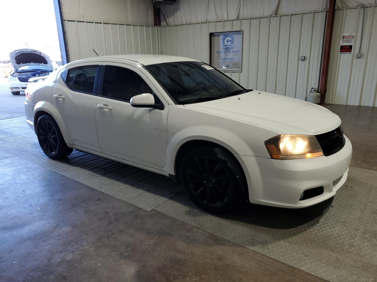 Photo 3 VIN: 1C3CDZCB4DN720966 - DODGE AVENGER 