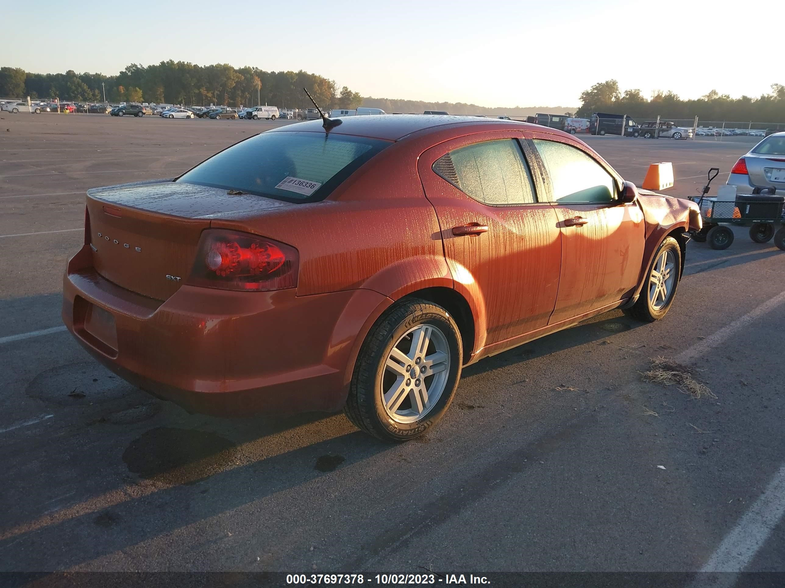 Photo 3 VIN: 1C3CDZCB6CN177991 - DODGE AVENGER 