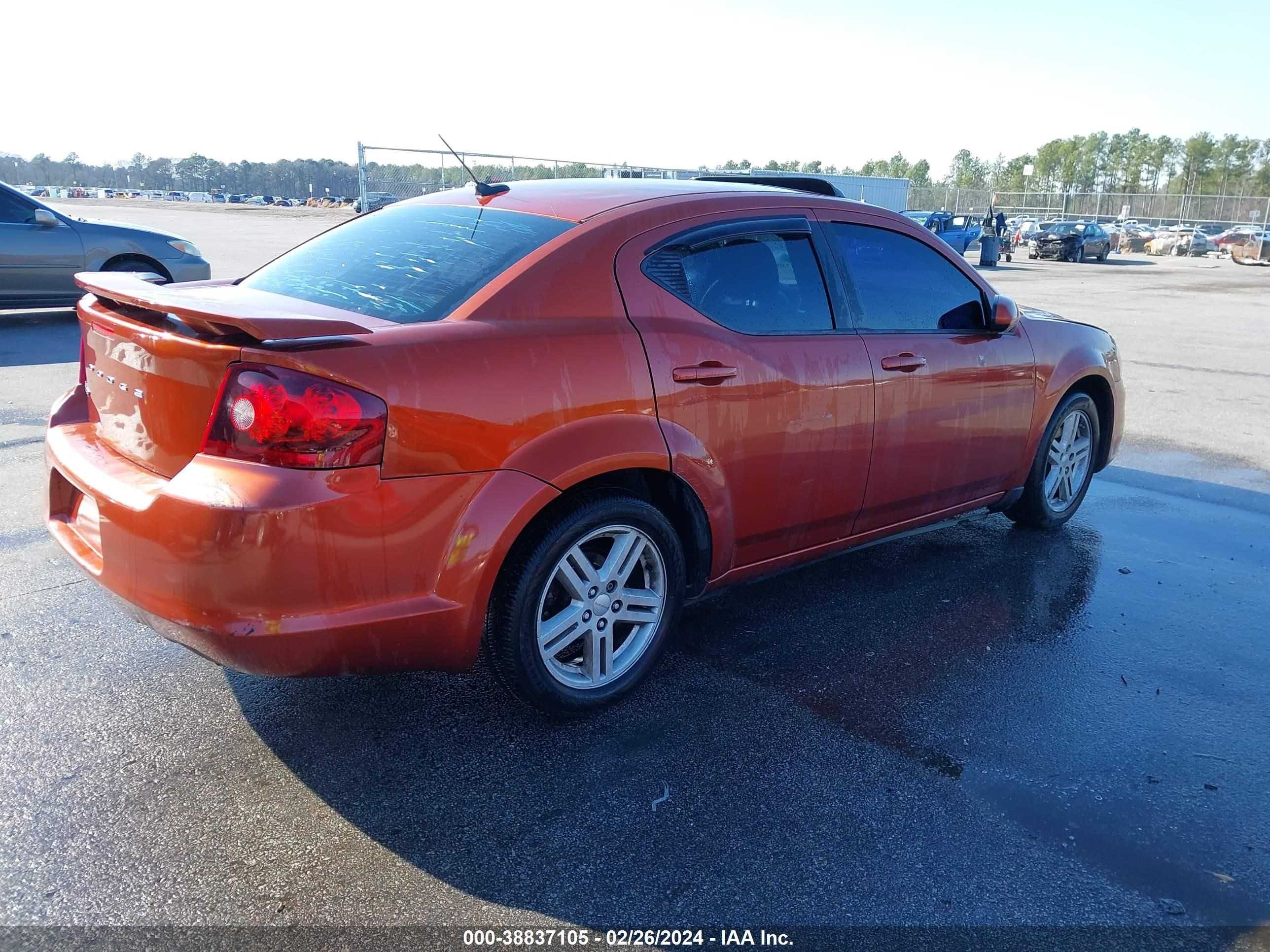 Photo 3 VIN: 1C3CDZCB8CN154776 - DODGE AVENGER 