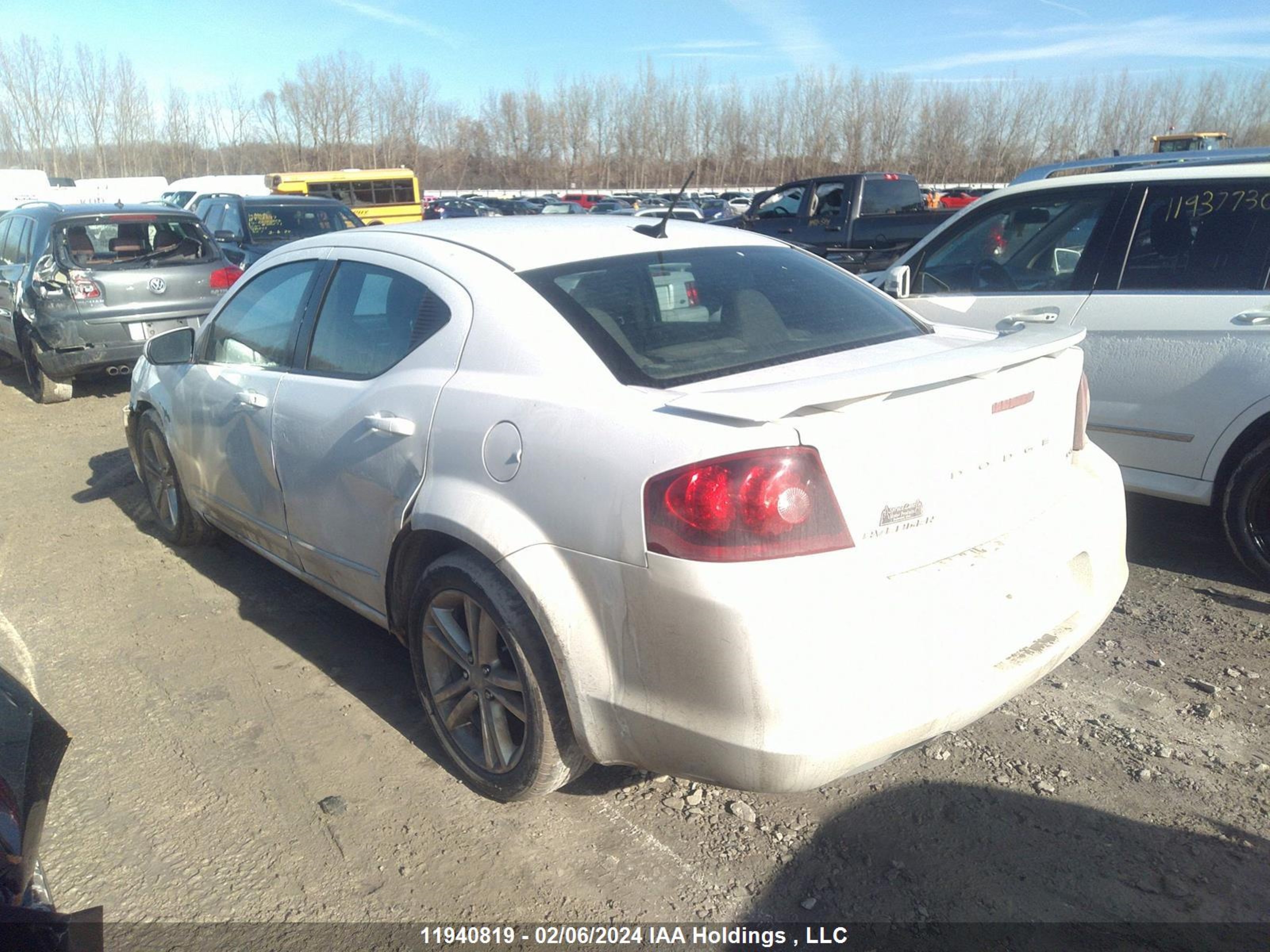 Photo 2 VIN: 1C3CDZCB8CN308970 - DODGE AVENGER 