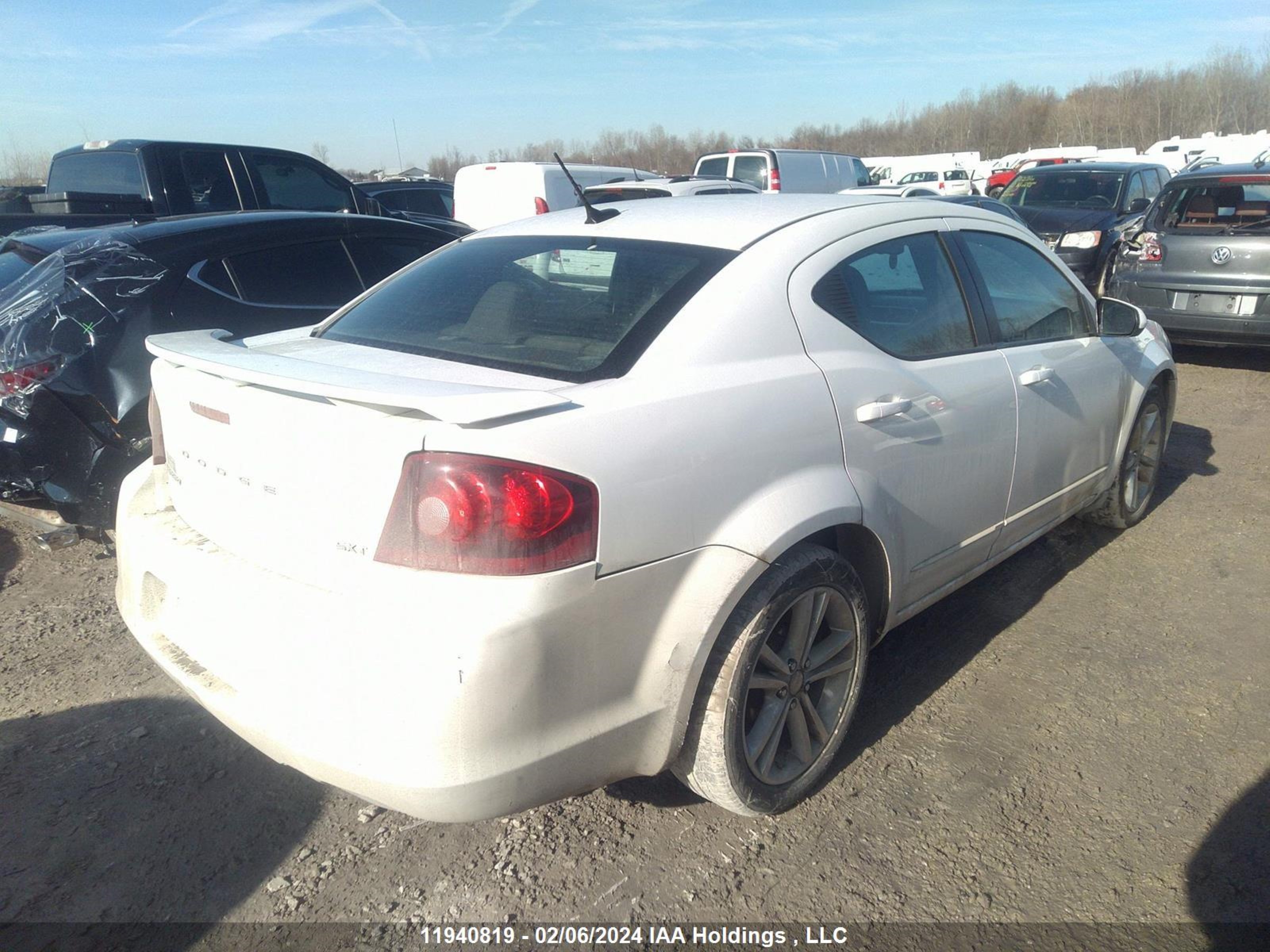 Photo 3 VIN: 1C3CDZCB8CN308970 - DODGE AVENGER 