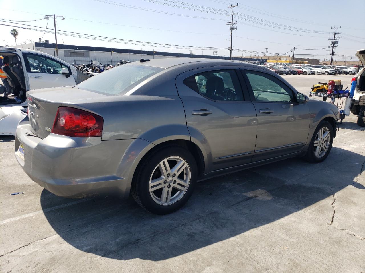 Photo 2 VIN: 1C3CDZCG0DN708731 - DODGE AVENGER 