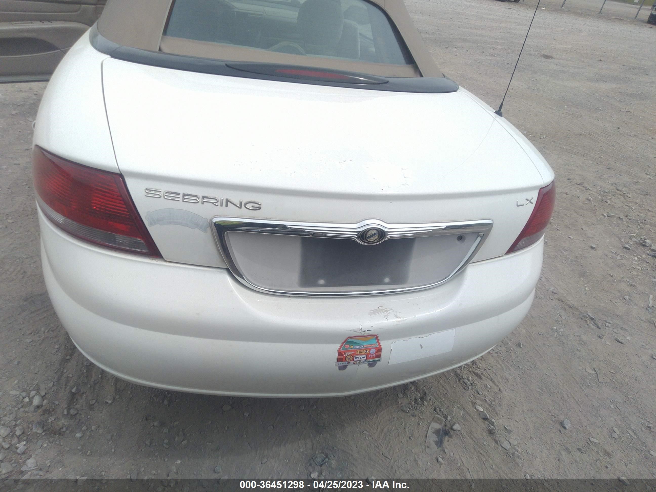 Photo 11 VIN: 1C3EL45R02N308002 - CHRYSLER SEBRING 