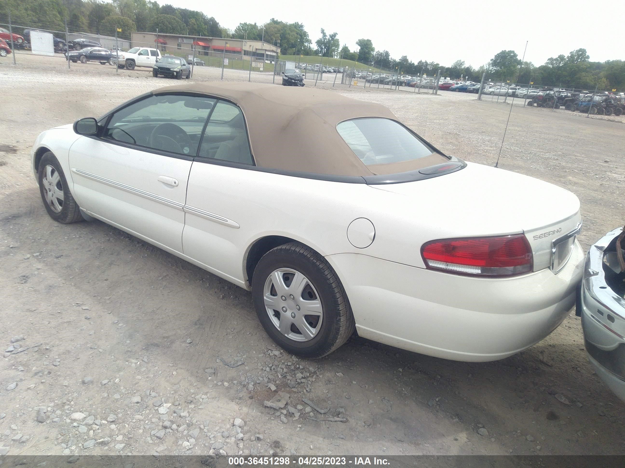 Photo 2 VIN: 1C3EL45R02N308002 - CHRYSLER SEBRING 