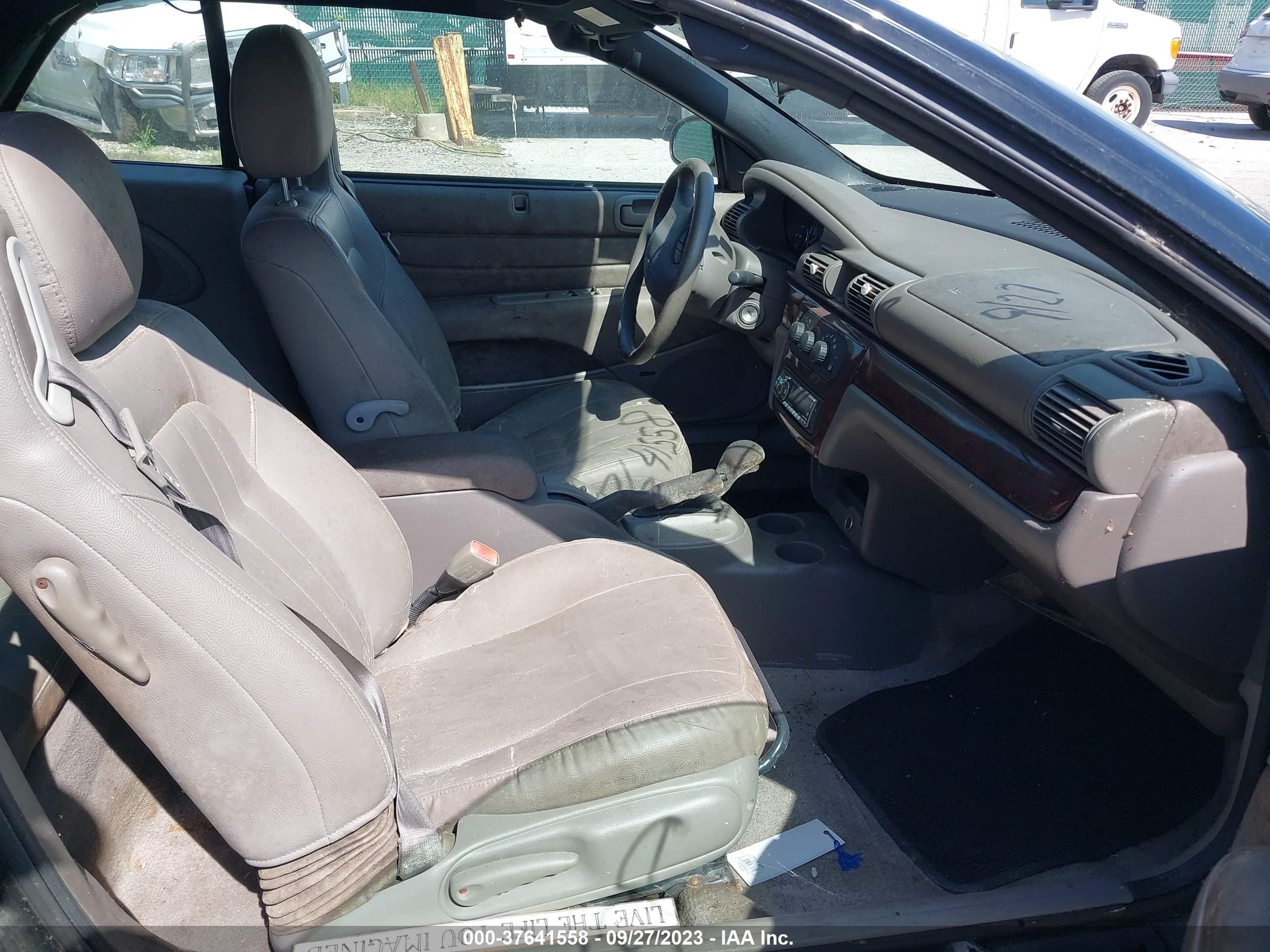 Photo 4 VIN: 1C3EL45U11N641974 - CHRYSLER SEBRING 