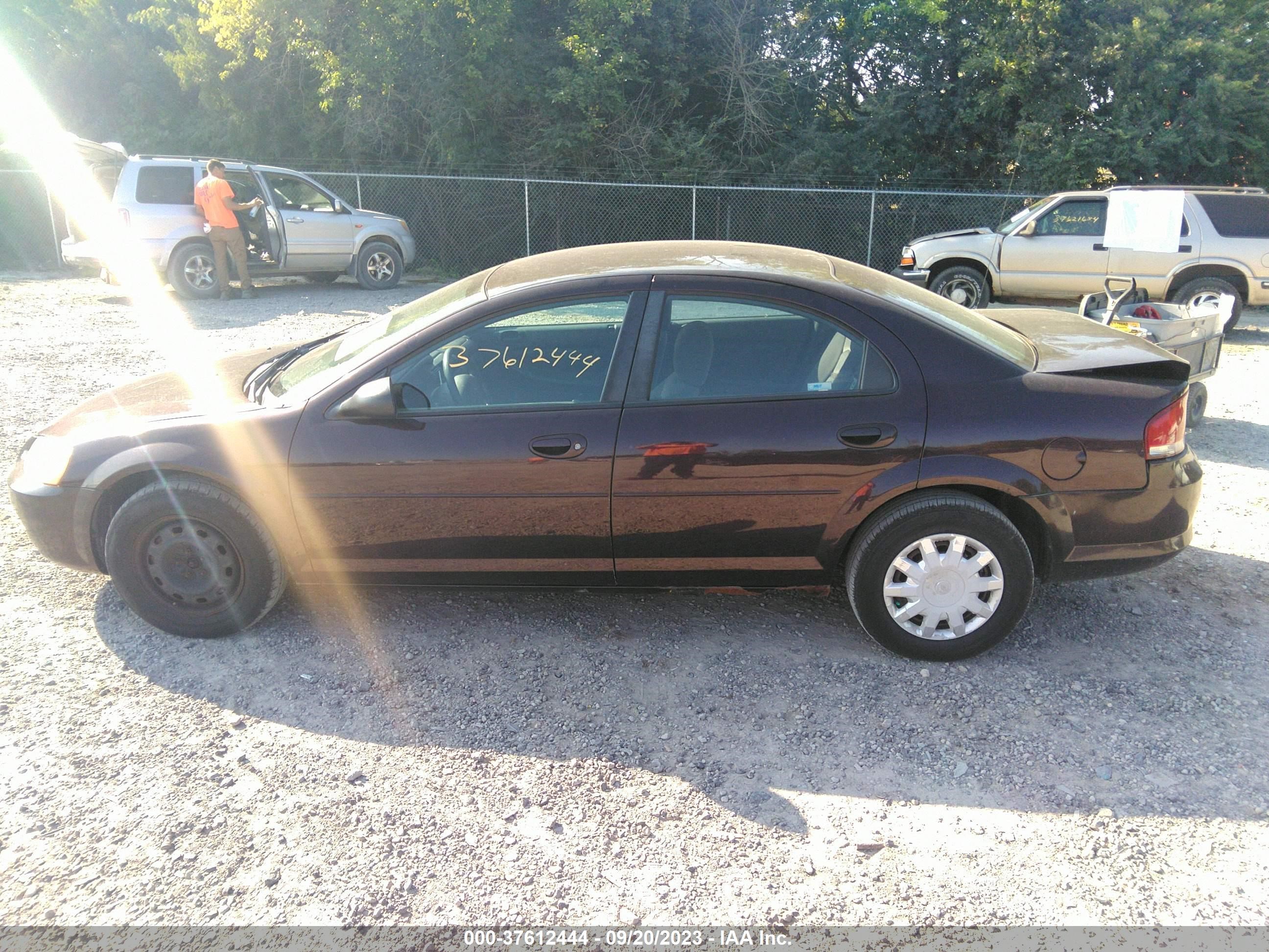 Photo 13 VIN: 1C3EL46T63N562857 - CHRYSLER SEBRING 