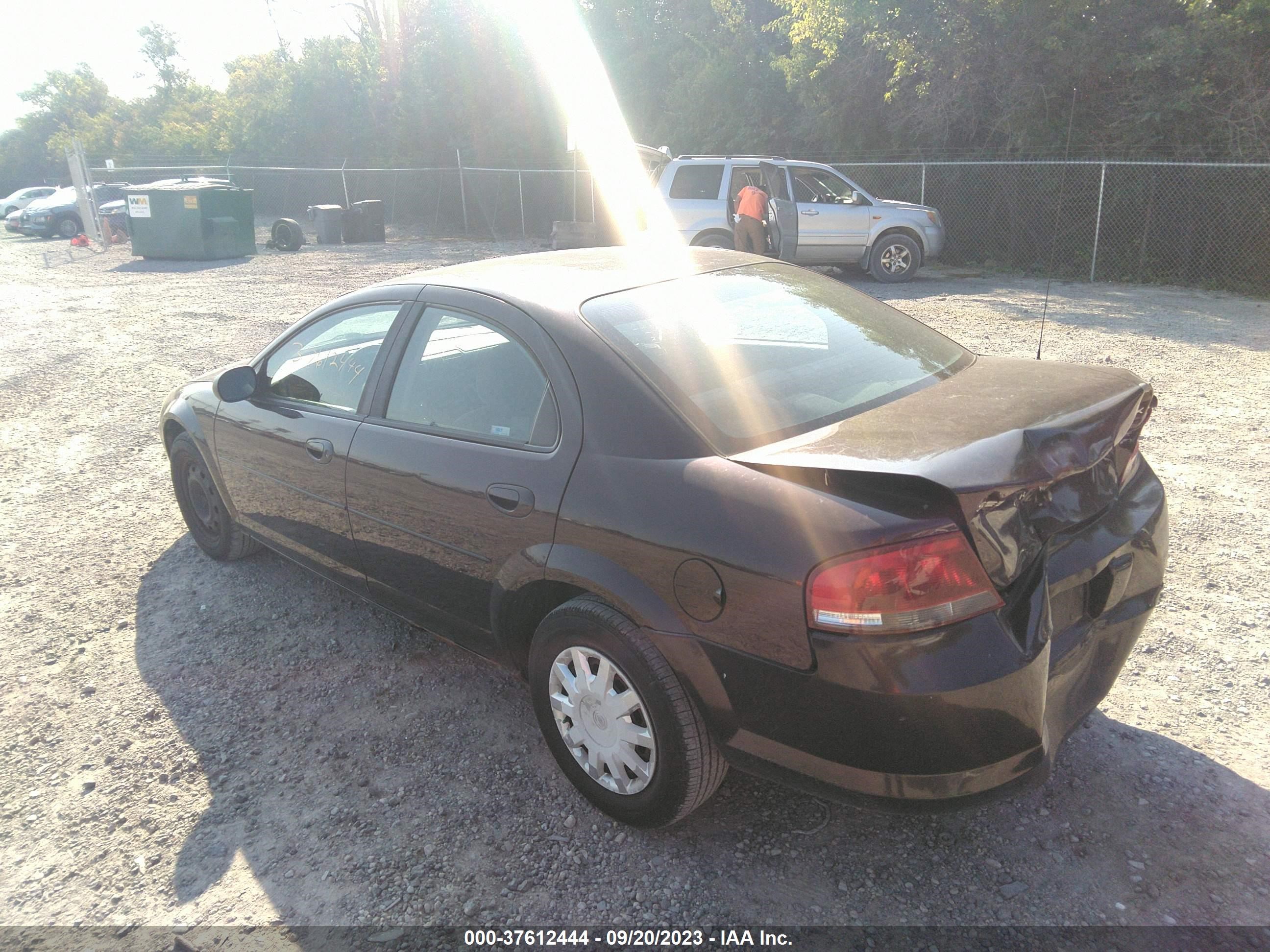 Photo 2 VIN: 1C3EL46T63N562857 - CHRYSLER SEBRING 