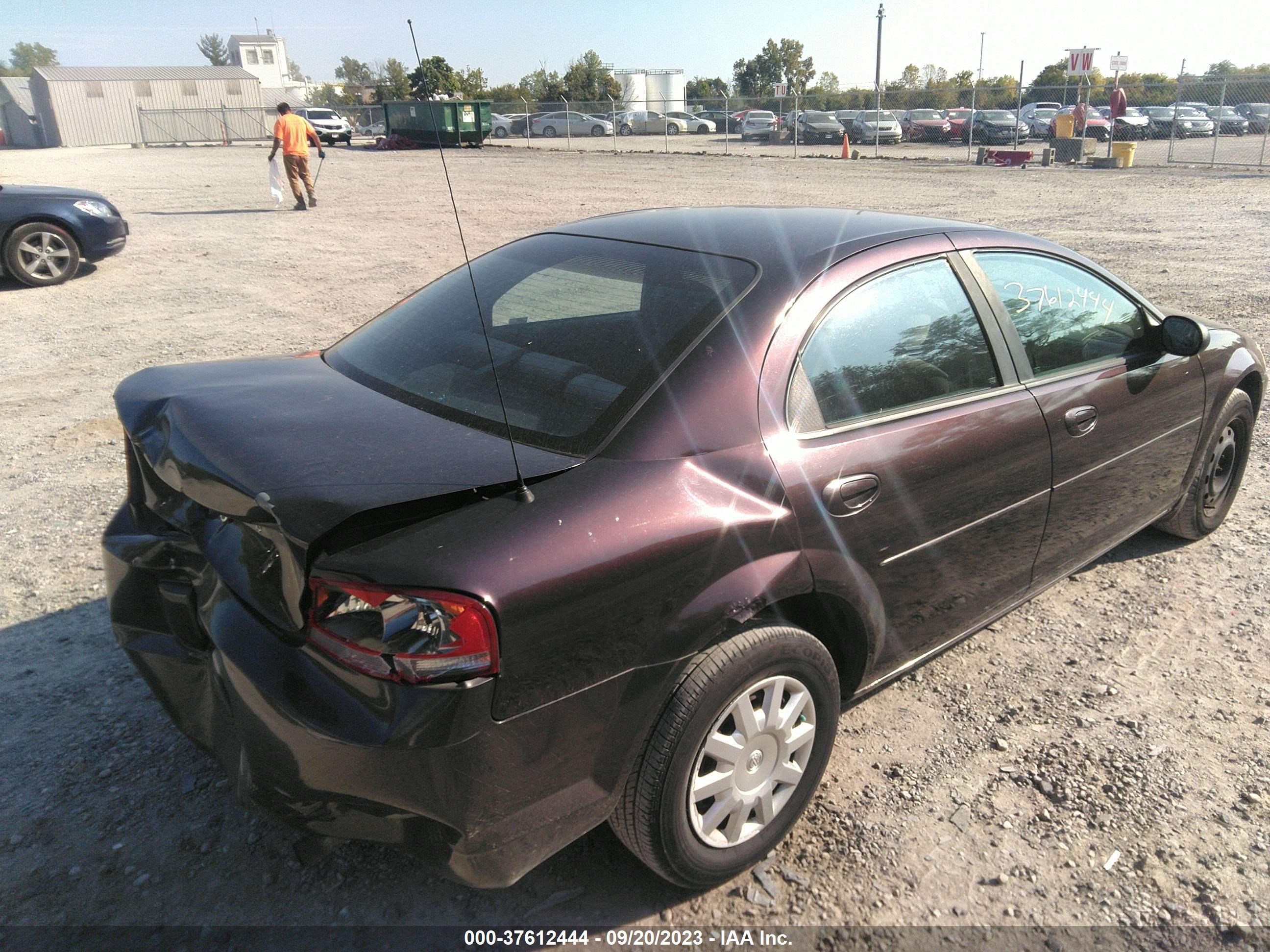 Photo 3 VIN: 1C3EL46T63N562857 - CHRYSLER SEBRING 