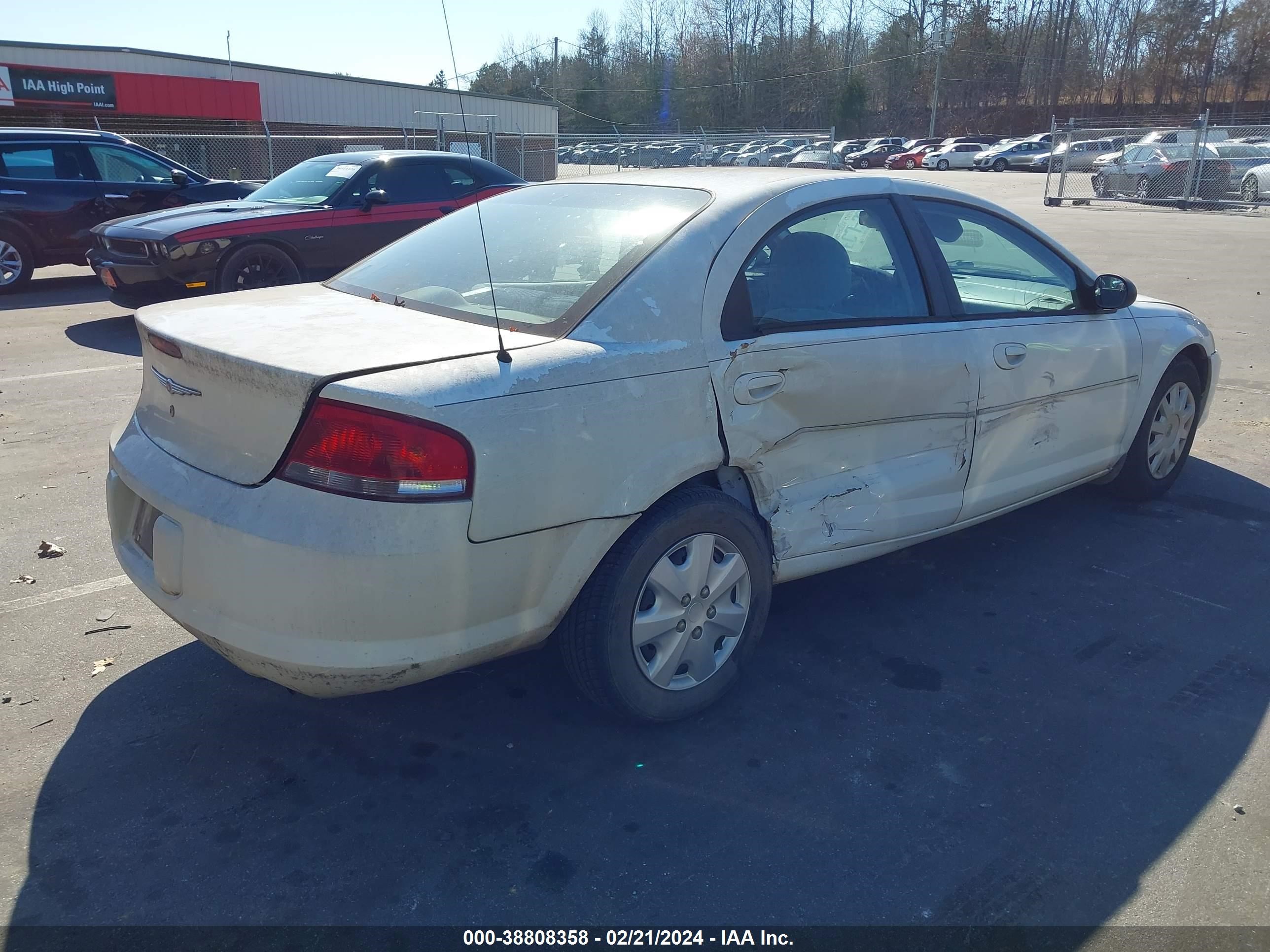 Photo 3 VIN: 1C3EL46X26N131813 - CHRYSLER SEBRING 