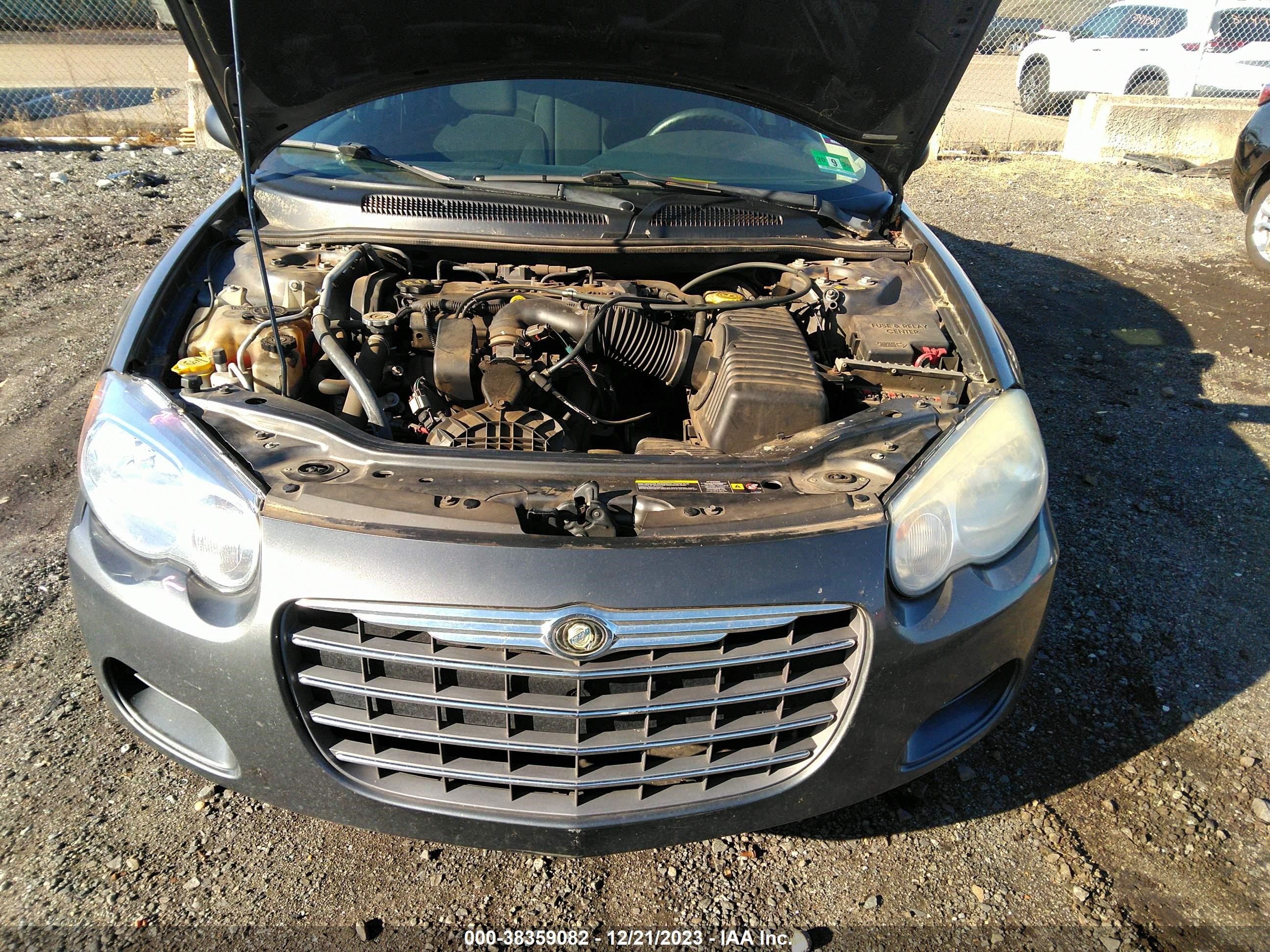 Photo 9 VIN: 1C3EL46X75N581052 - CHRYSLER SEBRING 