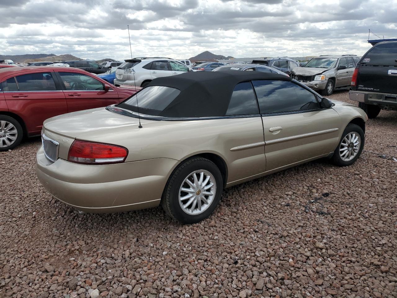 Photo 2 VIN: 1C3EL55R02N147236 - CHRYSLER SEBRING 