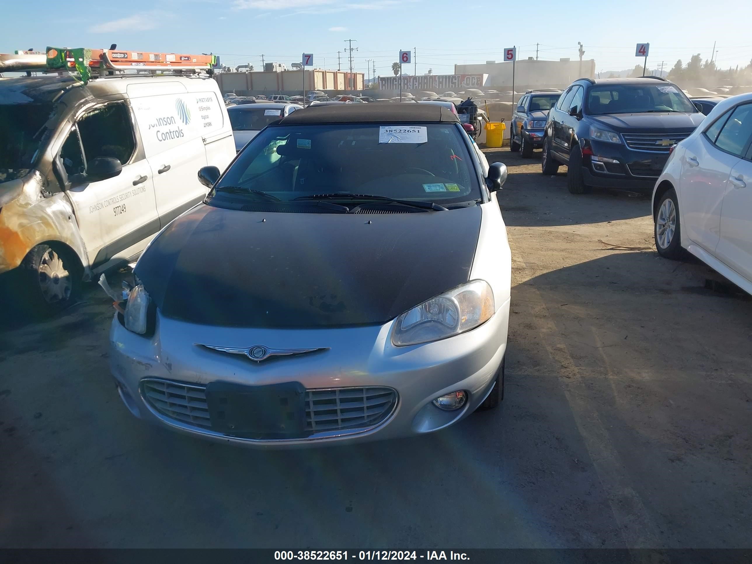 Photo 11 VIN: 1C3EL55R52N300838 - CHRYSLER SEBRING 