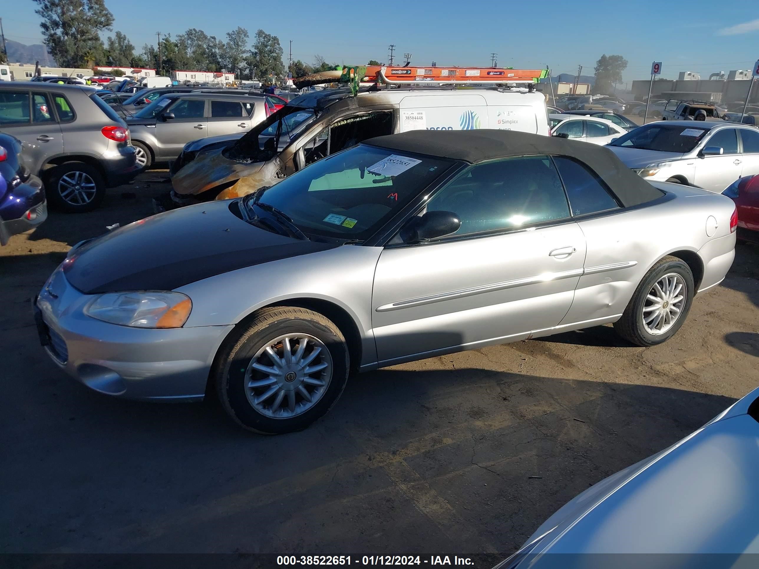 Photo 13 VIN: 1C3EL55R52N300838 - CHRYSLER SEBRING 