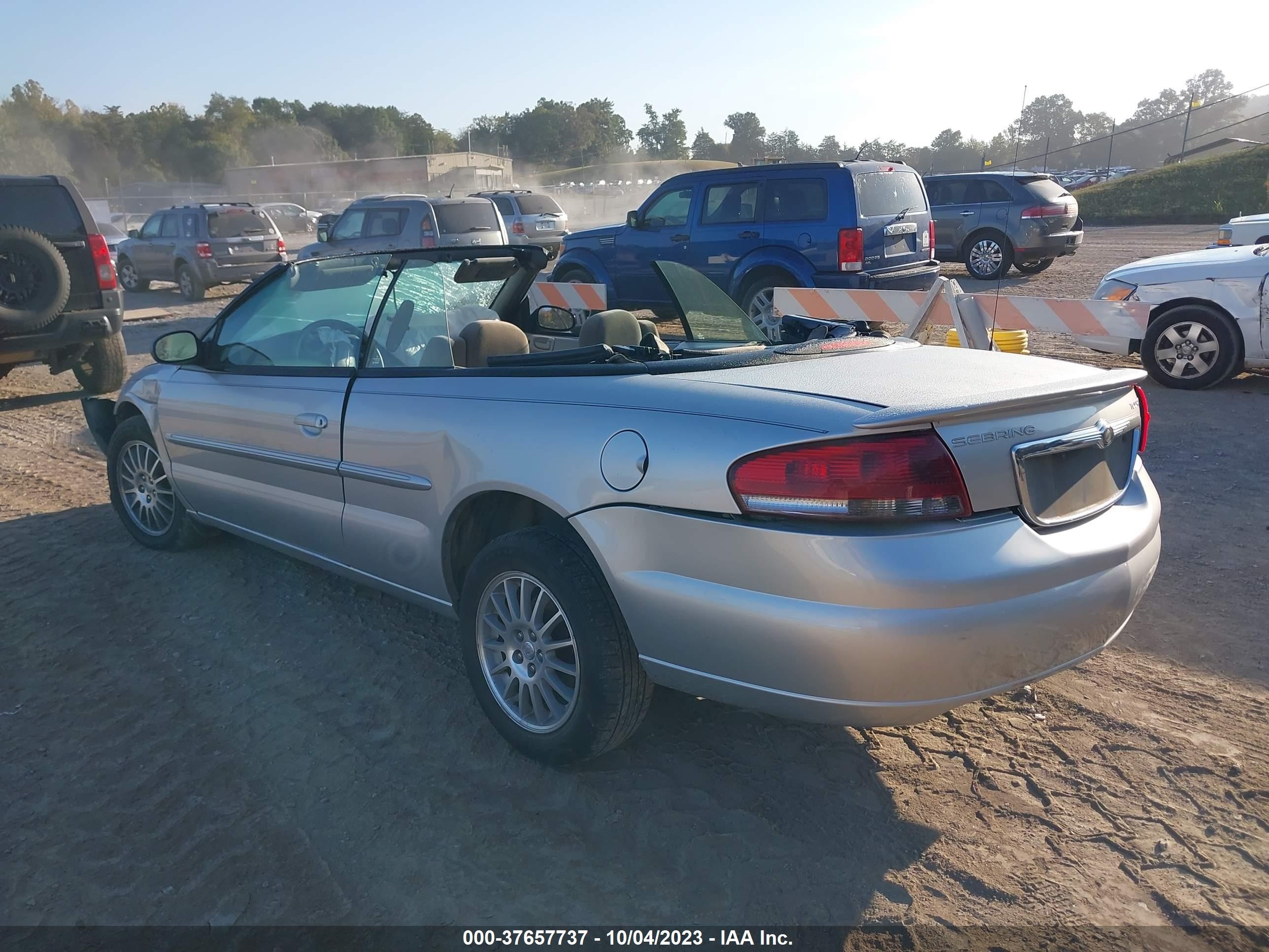 Photo 2 VIN: 1C3EL55R66N257410 - CHRYSLER SEBRING 