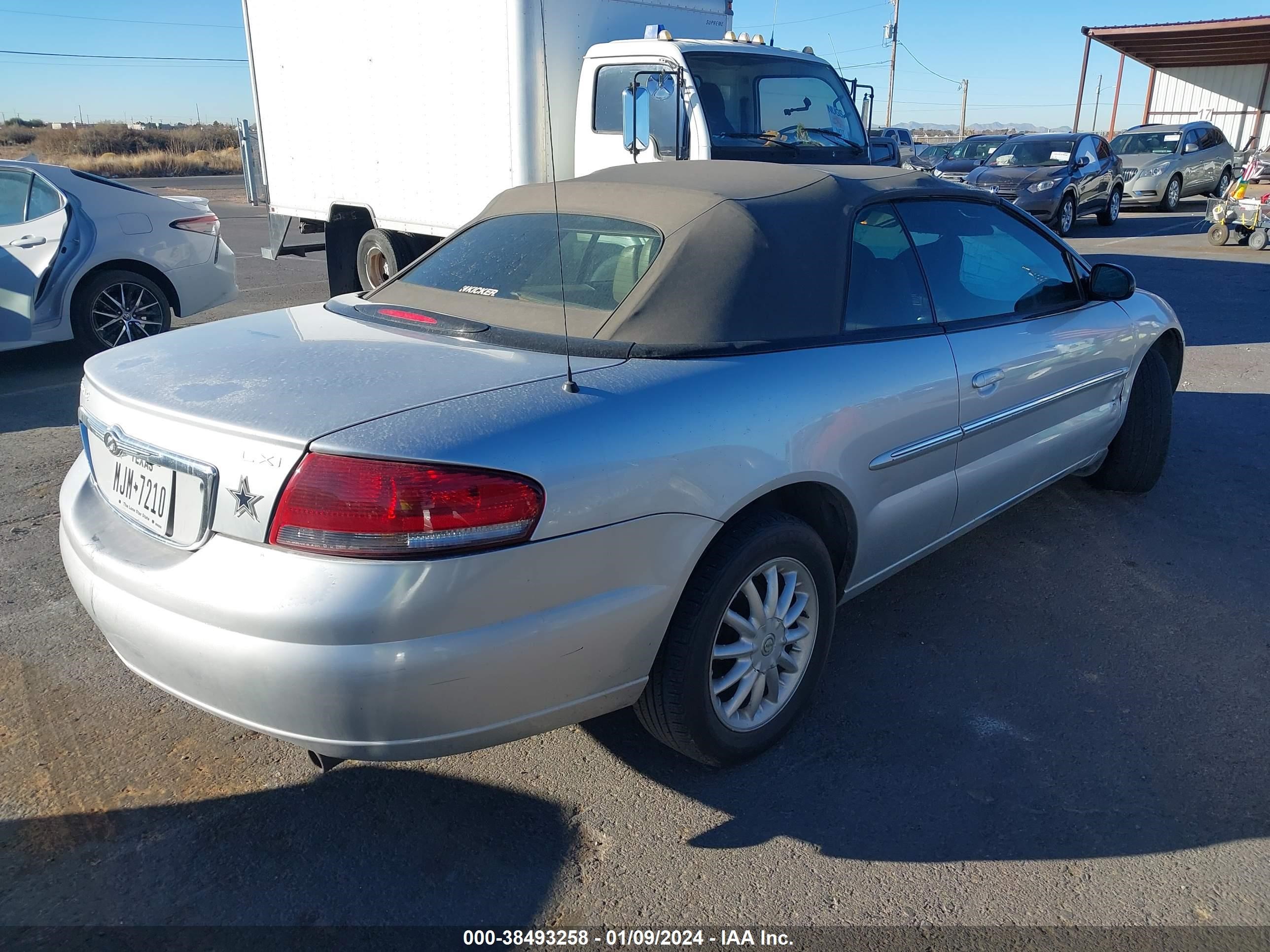 Photo 3 VIN: 1C3EL55R82N319447 - CHRYSLER SEBRING 