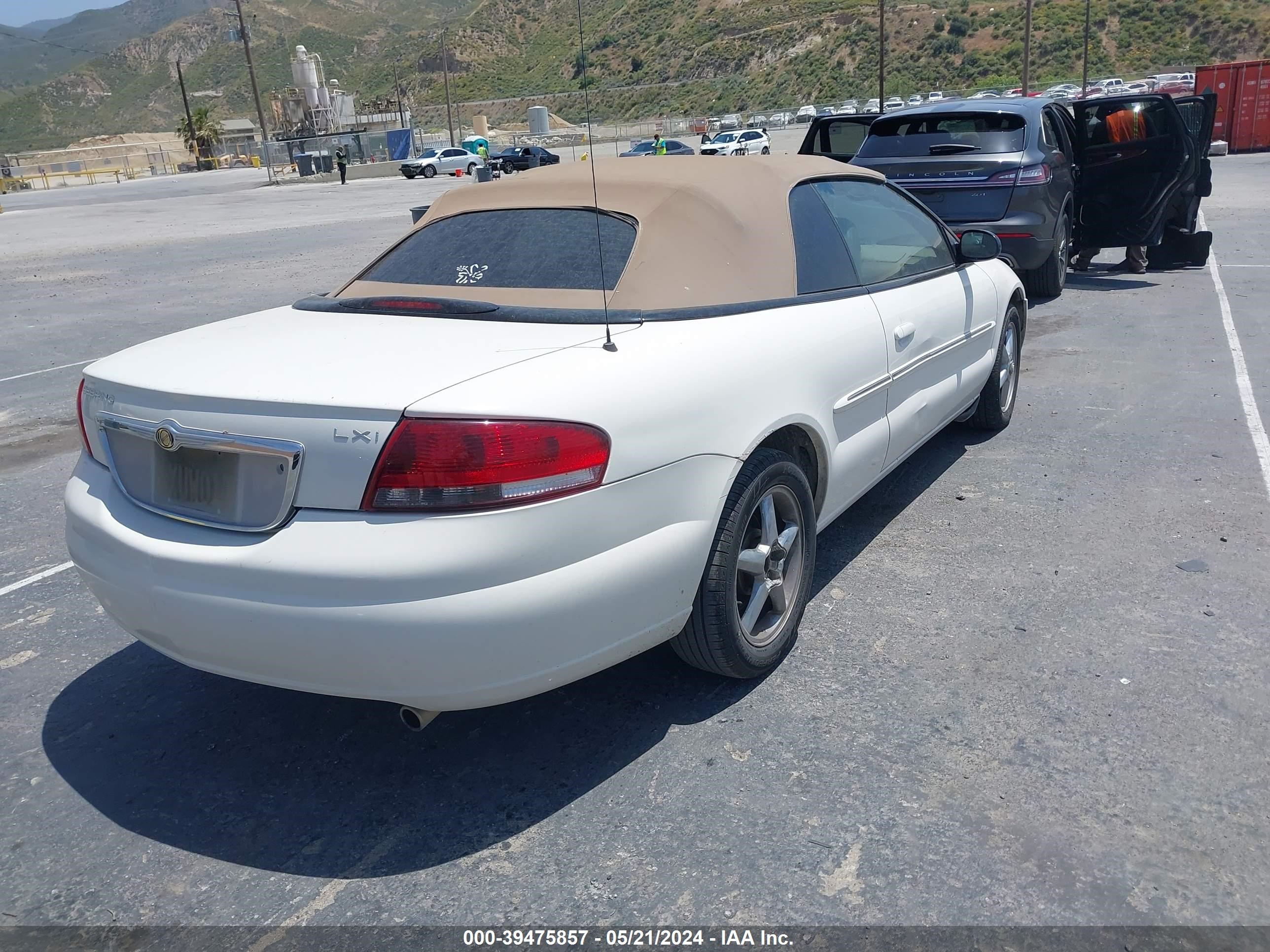 Photo 3 VIN: 1C3EL55R92N297409 - CHRYSLER SEBRING 