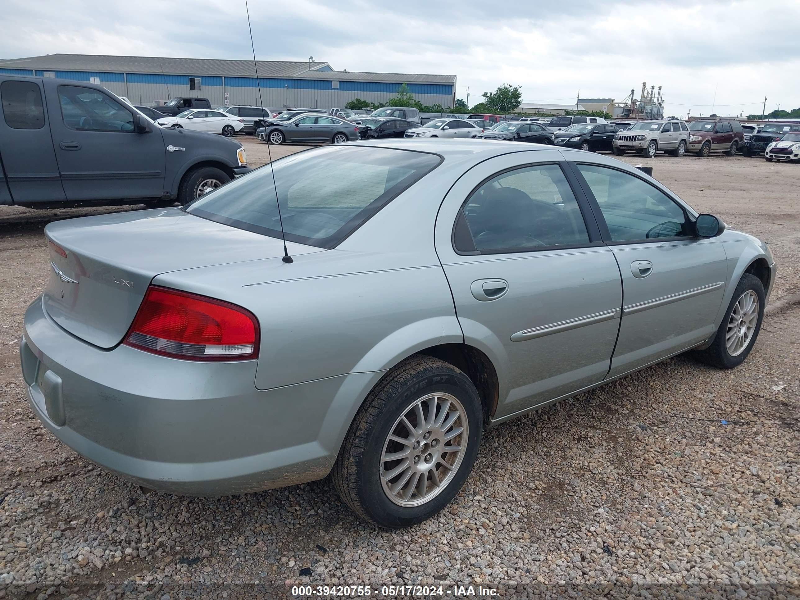 Photo 3 VIN: 1C3EL56R14N149921 - CHRYSLER SEBRING 