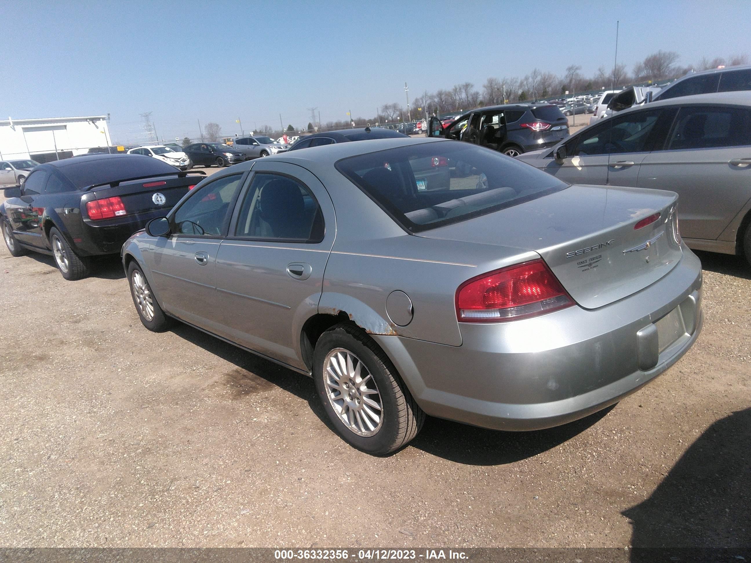 Photo 2 VIN: 1C3EL56R34N394767 - CHRYSLER SEBRING 