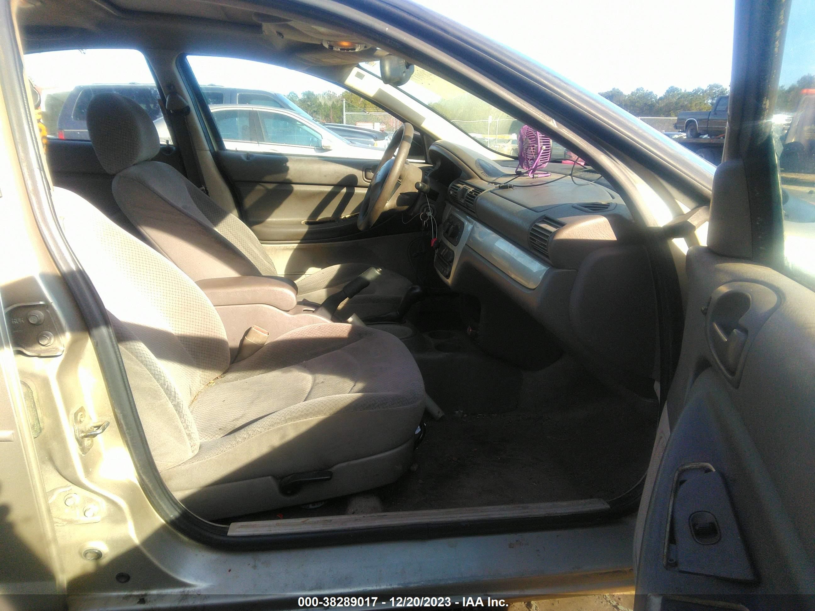 Photo 4 VIN: 1C3EL56R95N611143 - CHRYSLER SEBRING 