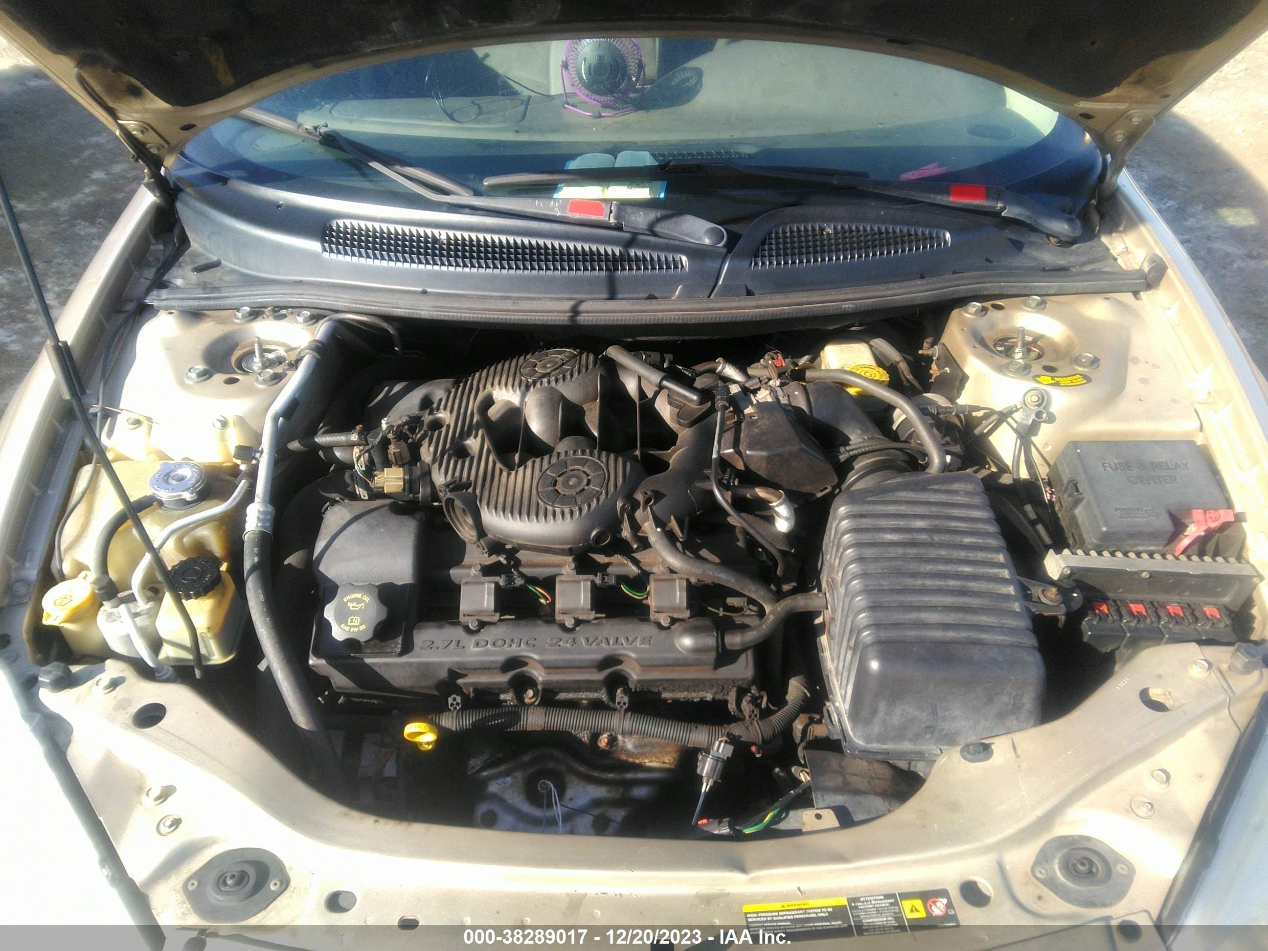 Photo 9 VIN: 1C3EL56R95N611143 - CHRYSLER SEBRING 