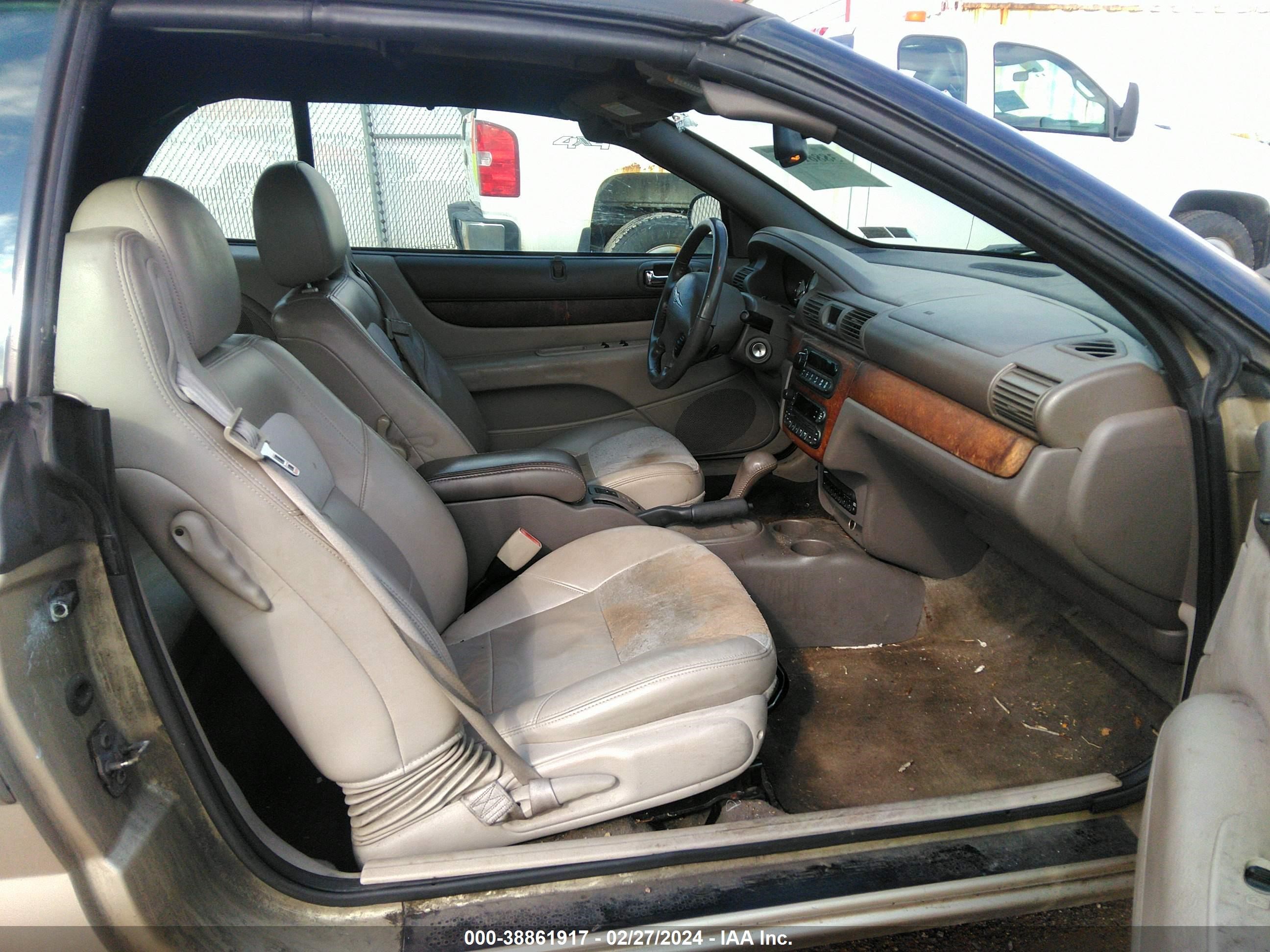 Photo 4 VIN: 1C3EL65R26N242988 - CHRYSLER SEBRING 