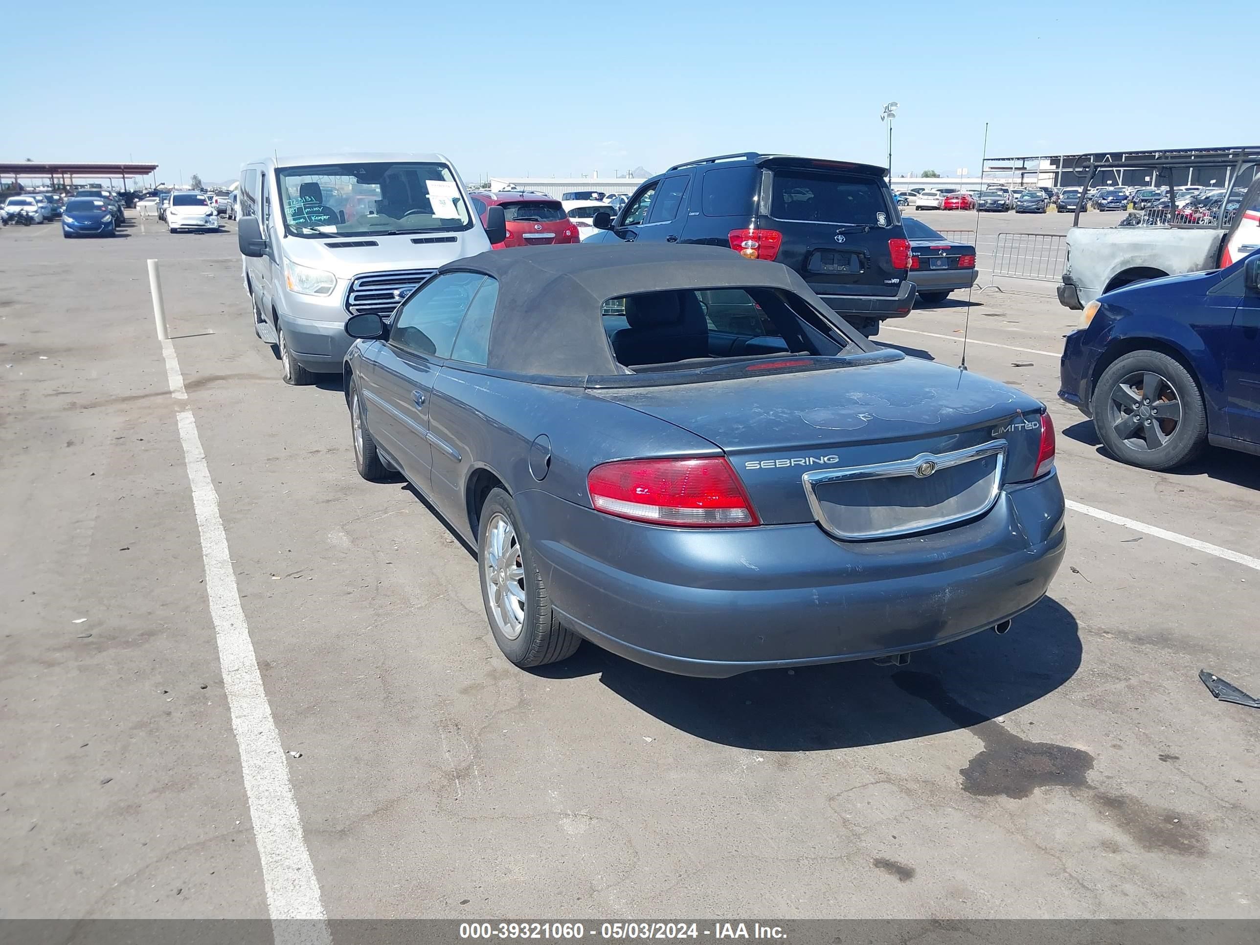 Photo 2 VIN: 1C3EL65R32N147088 - CHRYSLER SEBRING 