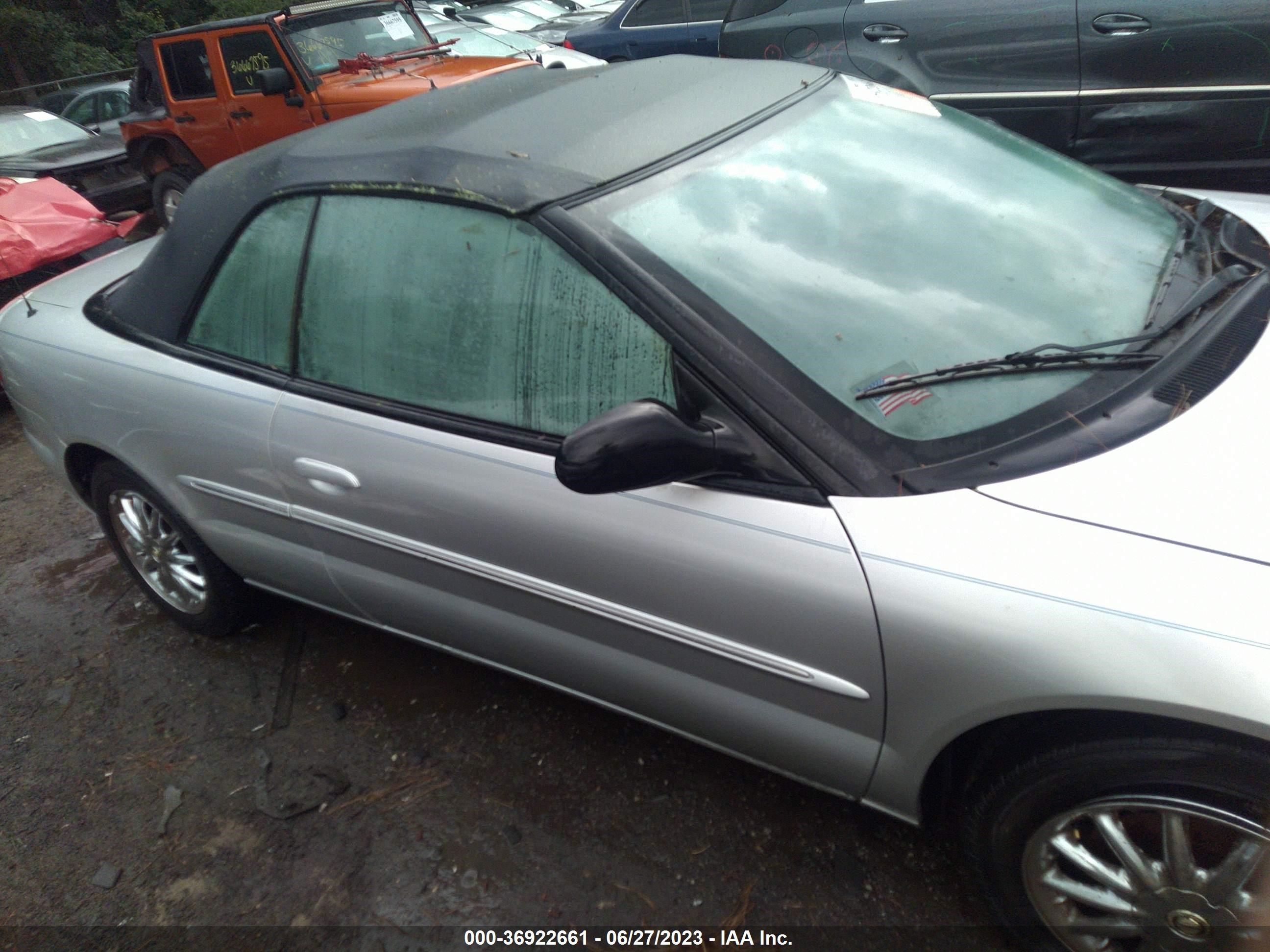 Photo 12 VIN: 1C3EL65R32N314789 - CHRYSLER SEBRING 