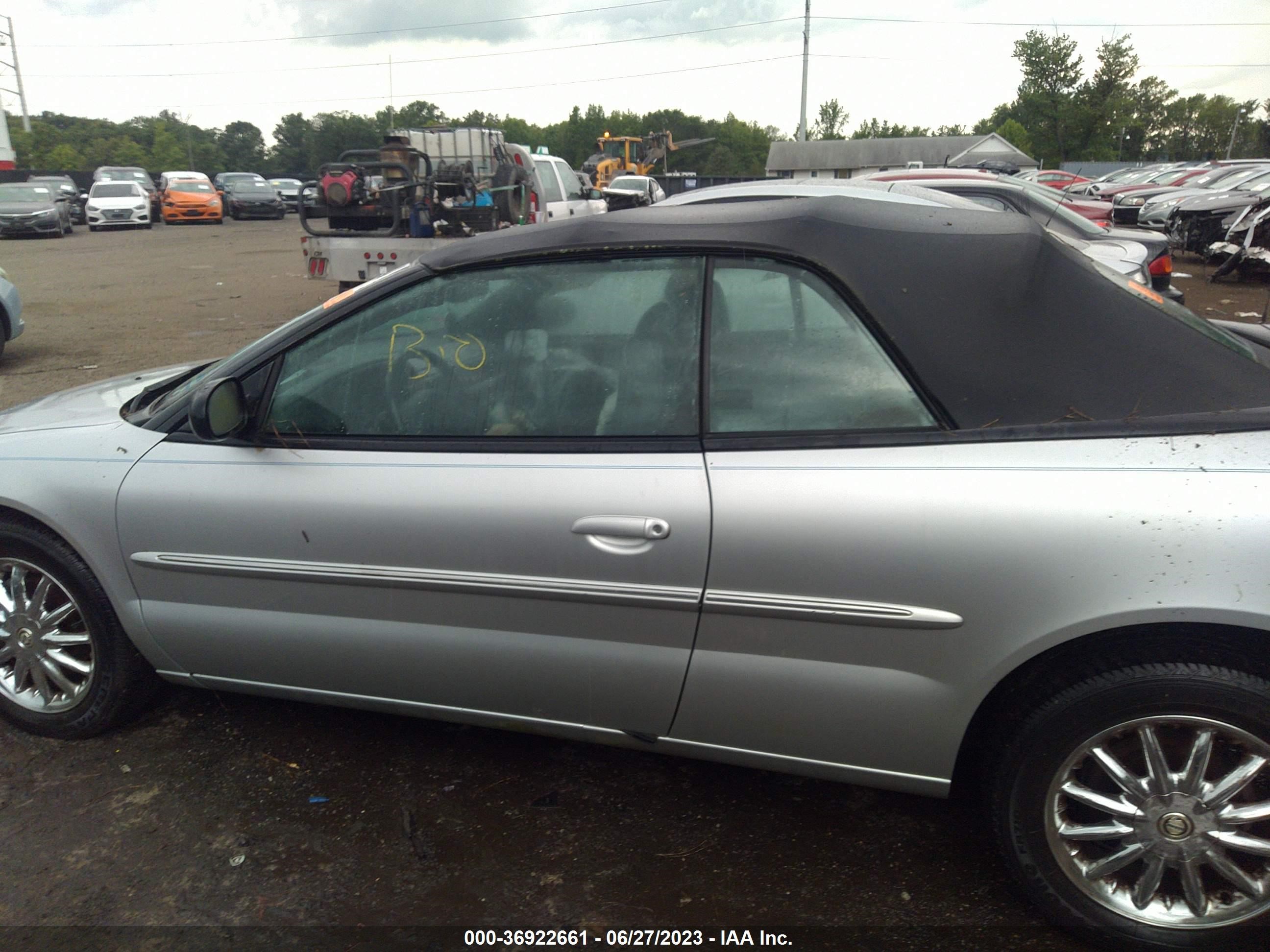 Photo 13 VIN: 1C3EL65R32N314789 - CHRYSLER SEBRING 