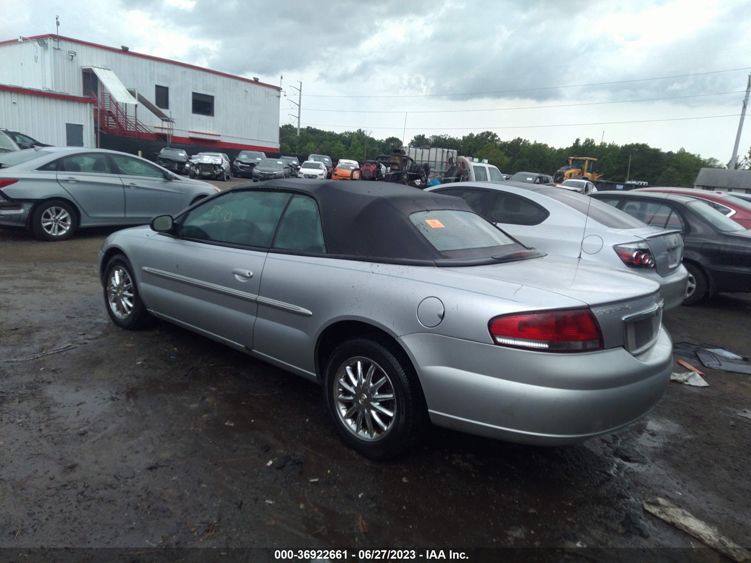 Photo 2 VIN: 1C3EL65R32N314789 - CHRYSLER SEBRING 