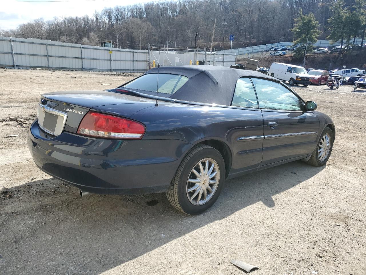 Photo 2 VIN: 1C3EL65R32N353009 - CHRYSLER SEBRING 