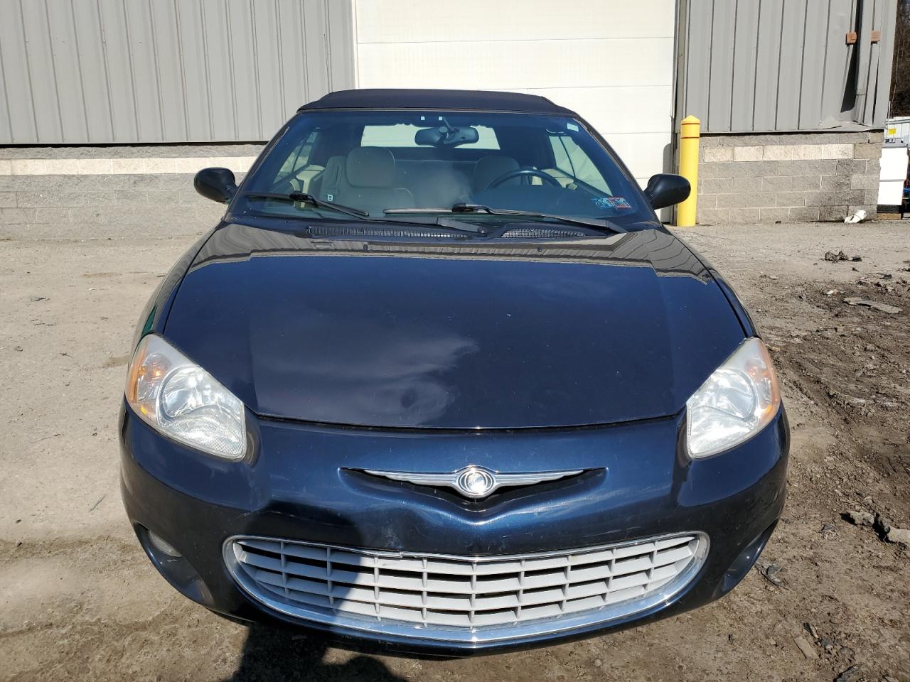 Photo 4 VIN: 1C3EL65R32N353009 - CHRYSLER SEBRING 