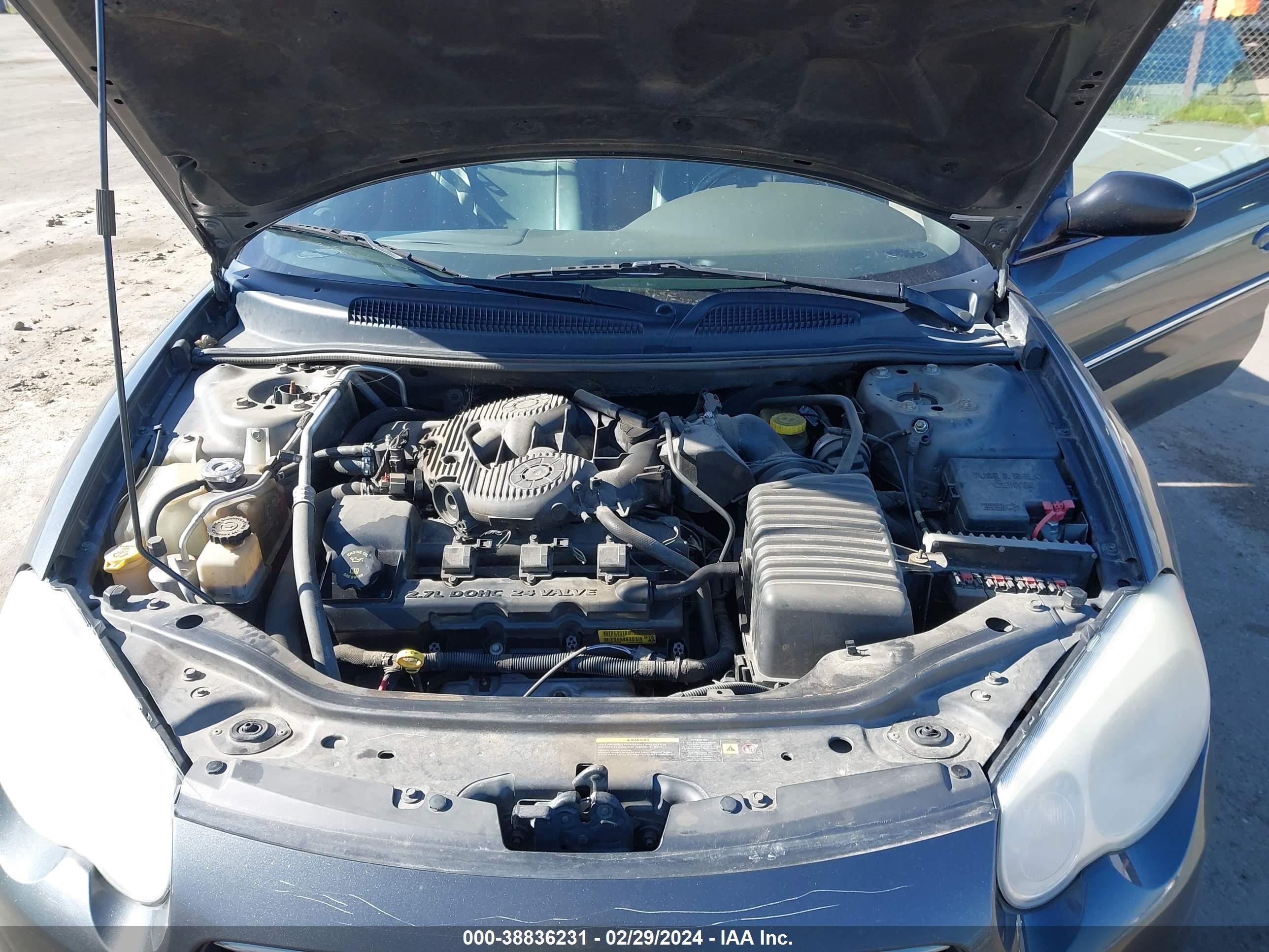 Photo 9 VIN: 1C3EL65R85N705571 - CHRYSLER SEBRING 