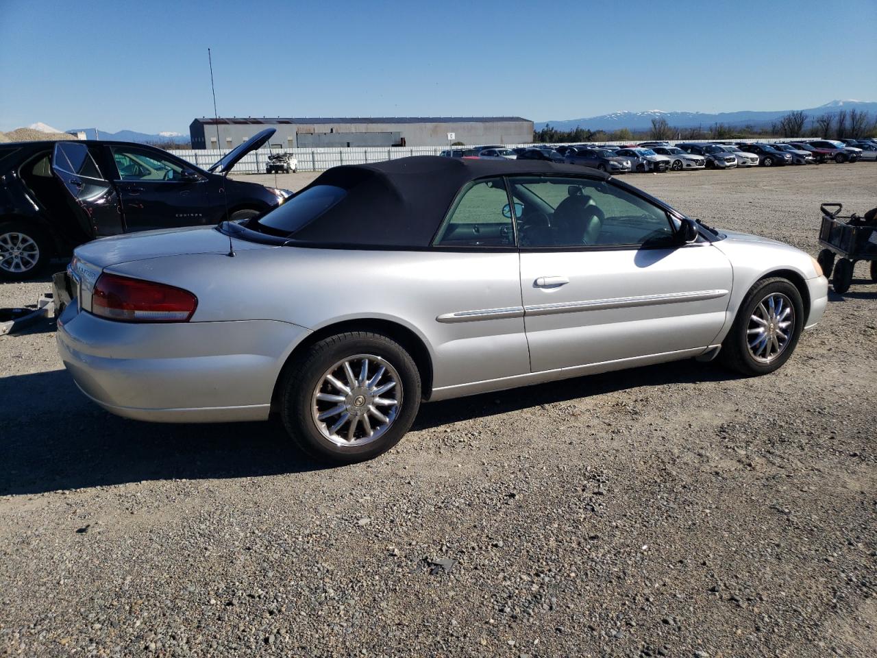 Photo 2 VIN: 1C3EL65R92N346095 - CHRYSLER SEBRING 