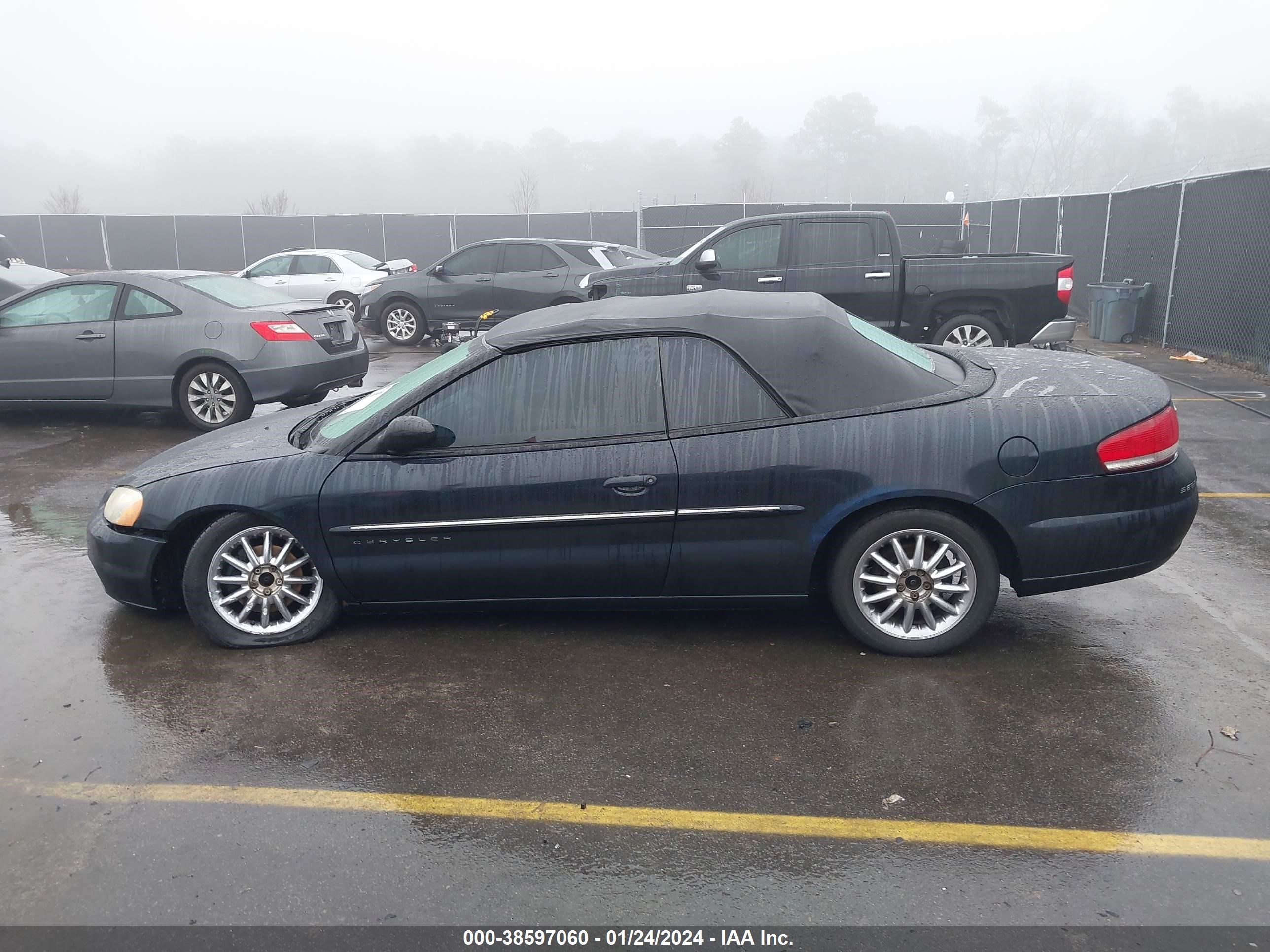 Photo 13 VIN: 1C3EL65U51N637387 - CHRYSLER SEBRING 