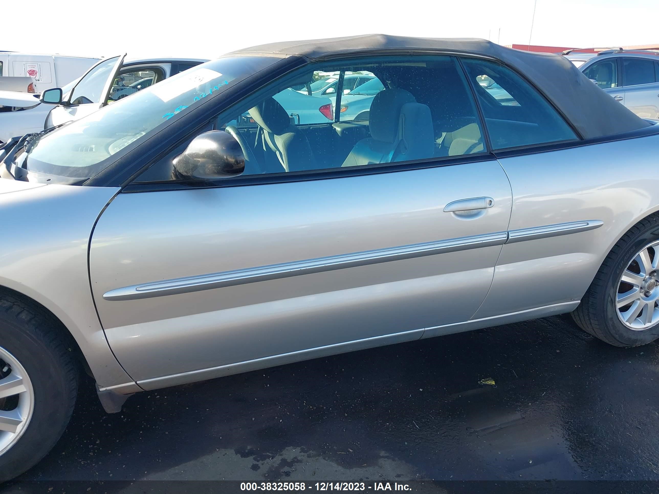 Photo 14 VIN: 1C3EL75RX6N115783 - CHRYSLER SEBRING 