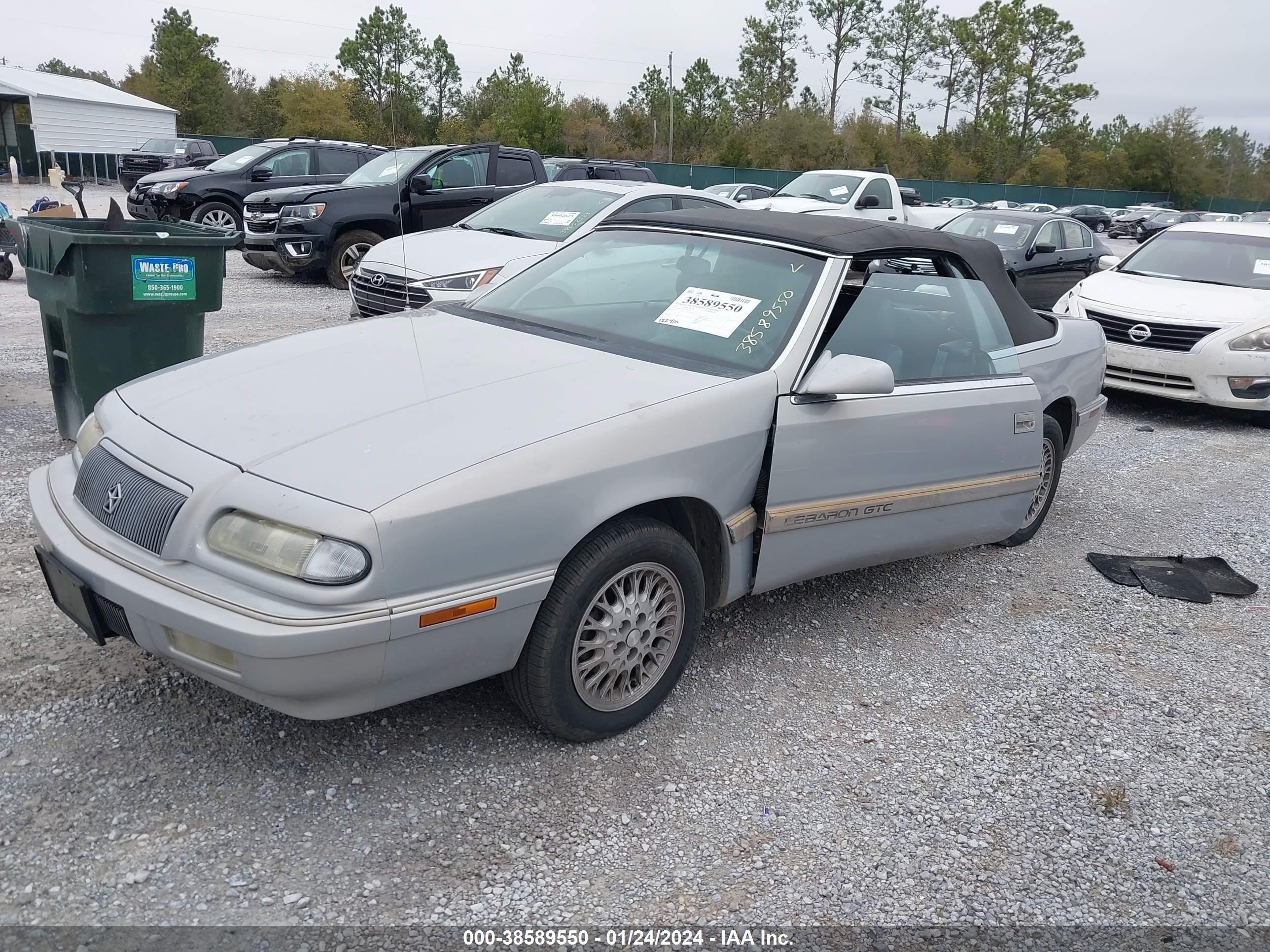 Photo 1 VIN: 1C3EU4533SF650238 - CHRYSLER LE BARON 