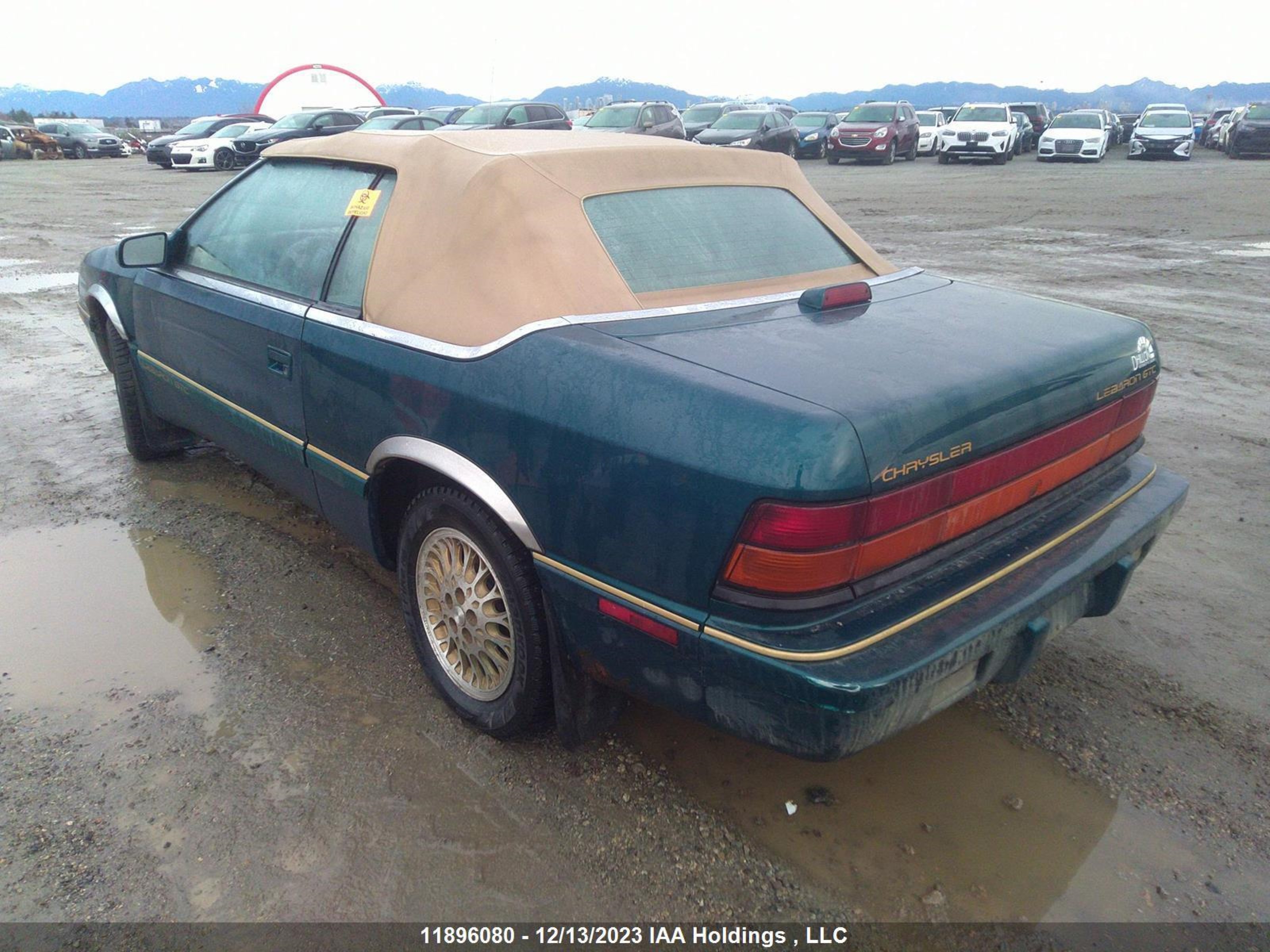 Photo 2 VIN: 1C3EU453XSF640290 - CHRYSLER LE BARON 