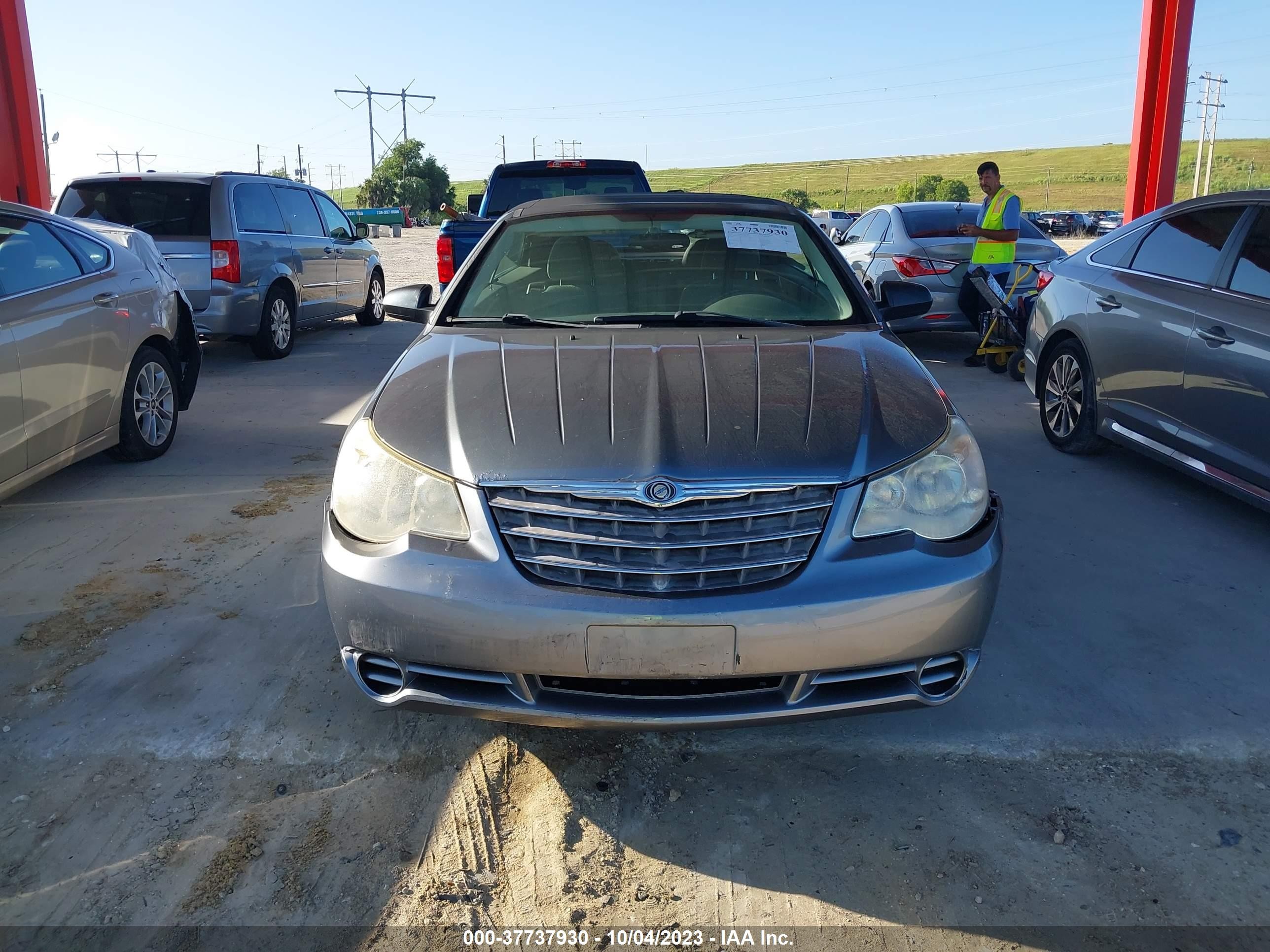 Photo 11 VIN: 1C3LC45K28N170966 - CHRYSLER SEBRING 