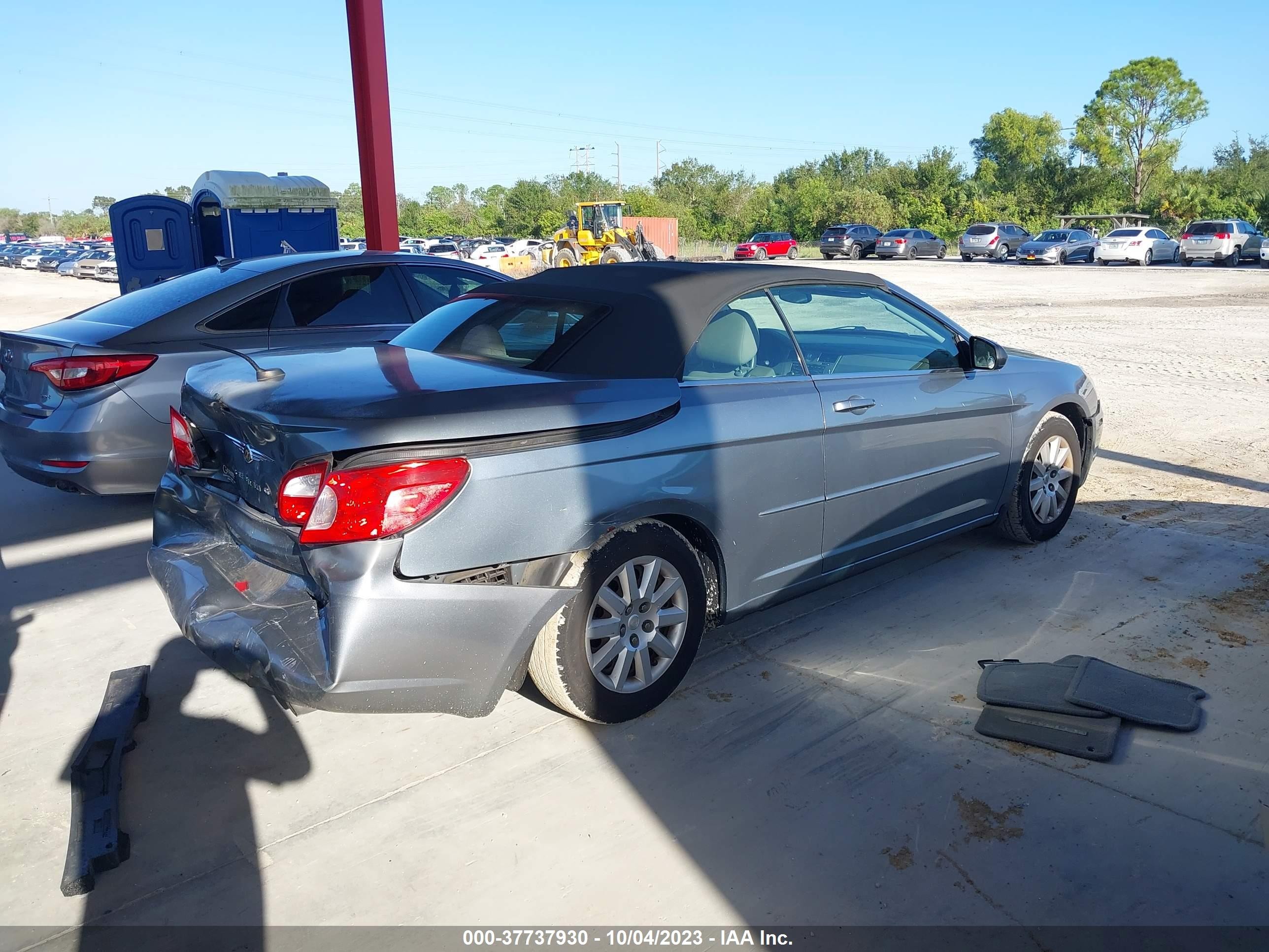 Photo 3 VIN: 1C3LC45K28N170966 - CHRYSLER SEBRING 