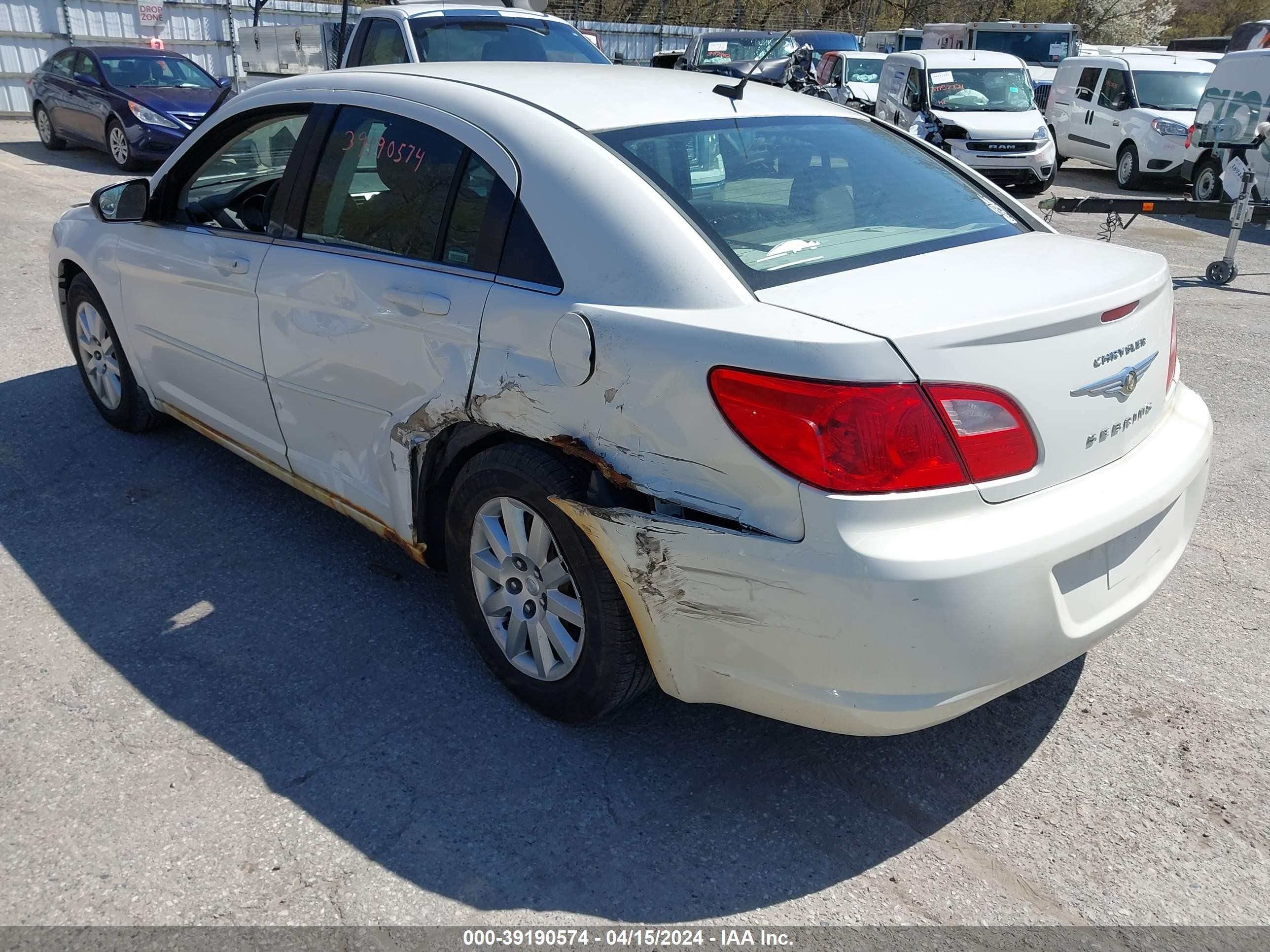 Photo 2 VIN: 1C3LC46B39N527541 - CHRYSLER SEBRING 