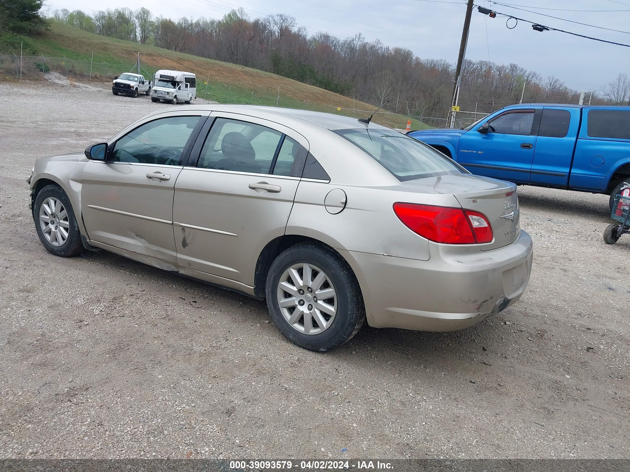 Photo 2 VIN: 1C3LC46B99N533876 - CHRYSLER SEBRING 