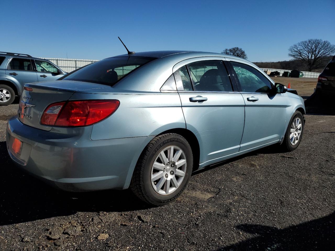 Photo 2 VIN: 1C3LC46BX9N514382 - CHRYSLER SEBRING 