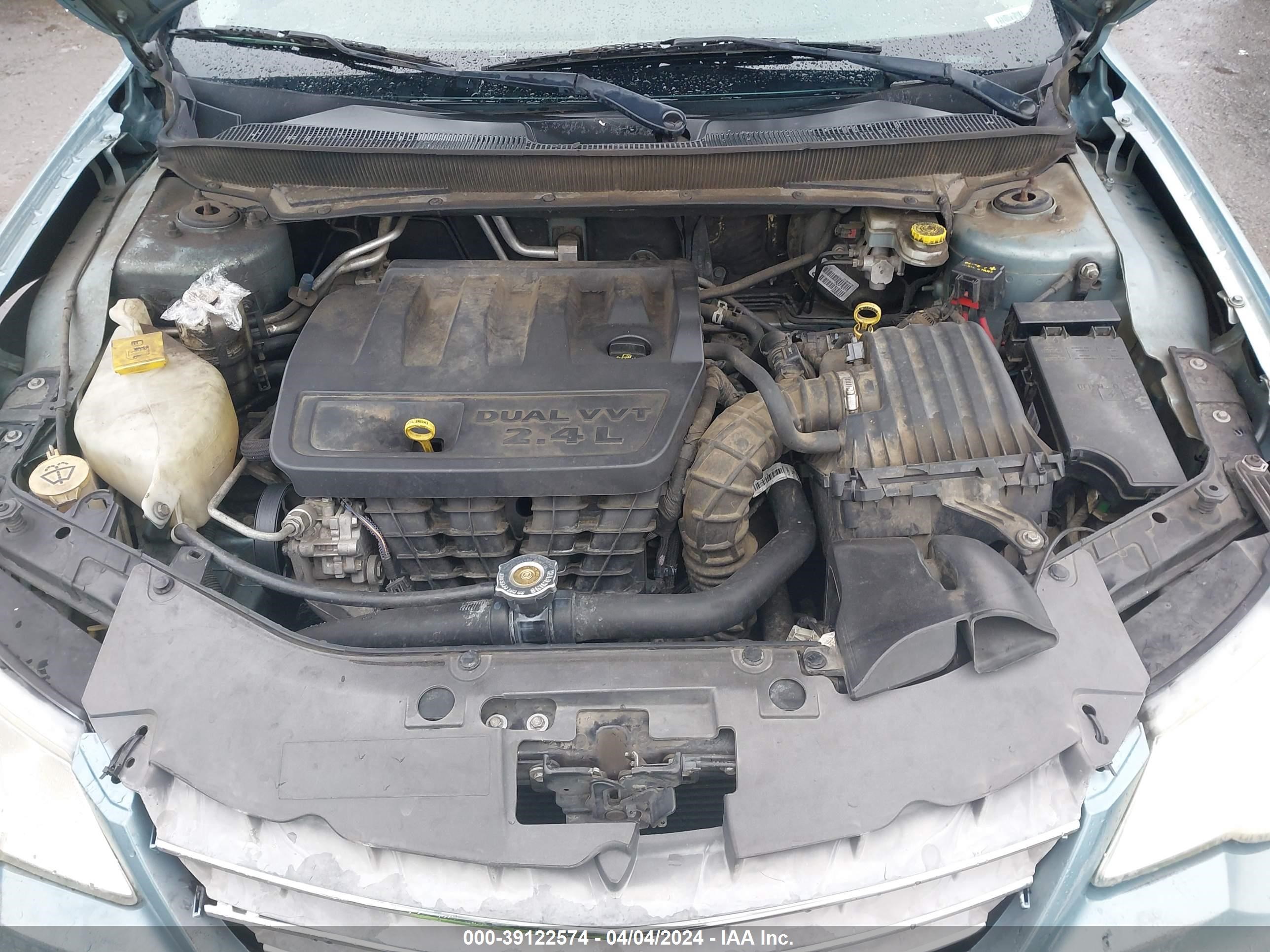 Photo 9 VIN: 1C3LC46J38N302140 - CHRYSLER SEBRING 